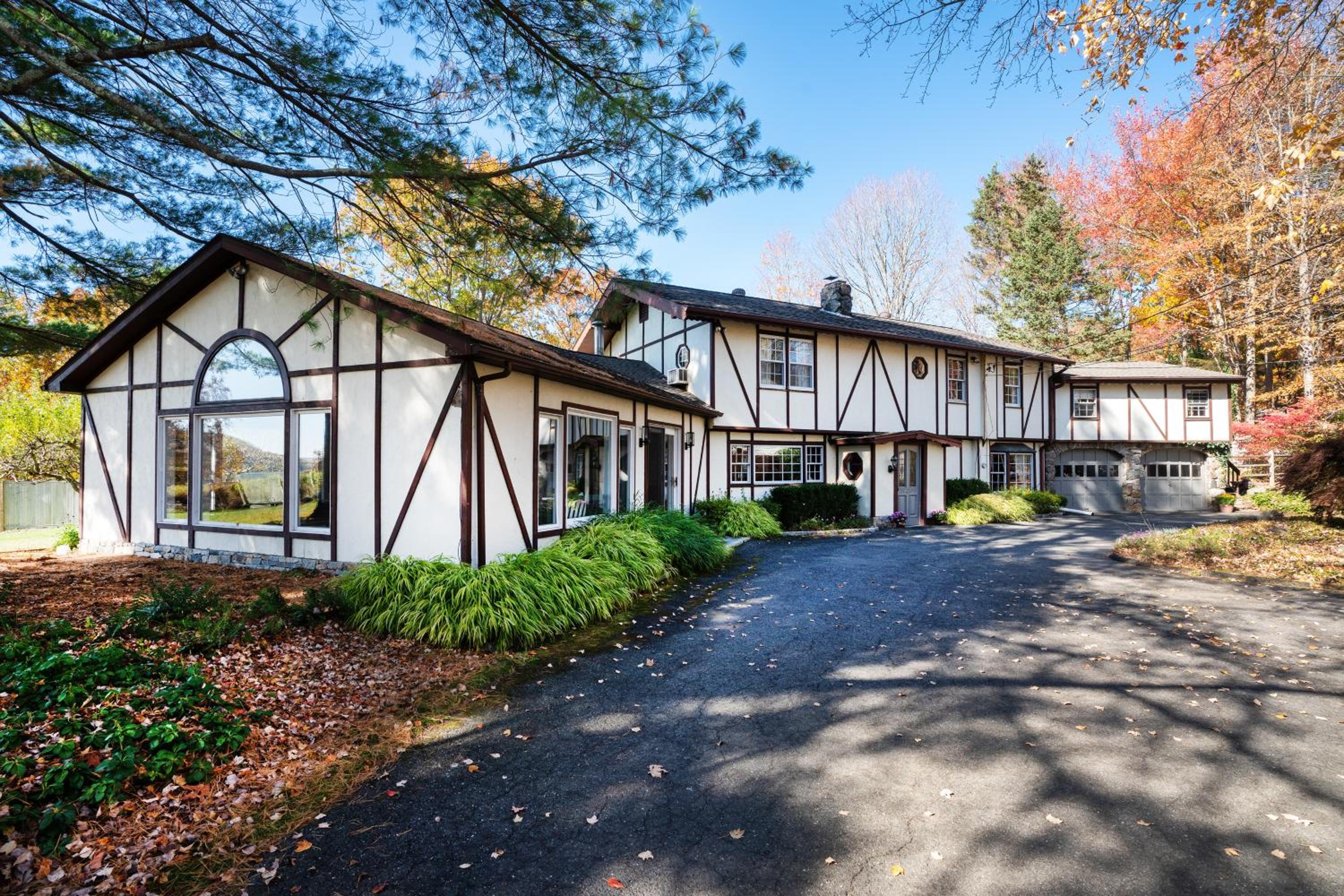ABC Stay - Connecticut Four Bedroom Home view 5