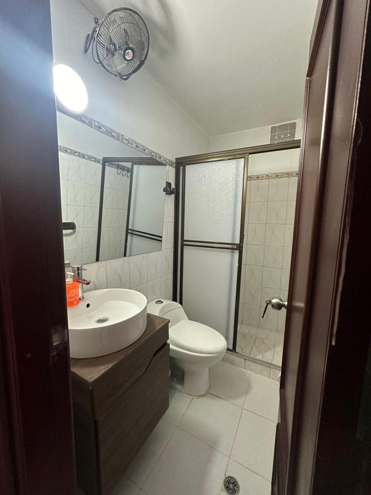 Apartamento Rodadero Con Piscinas y Cancha de Tennis