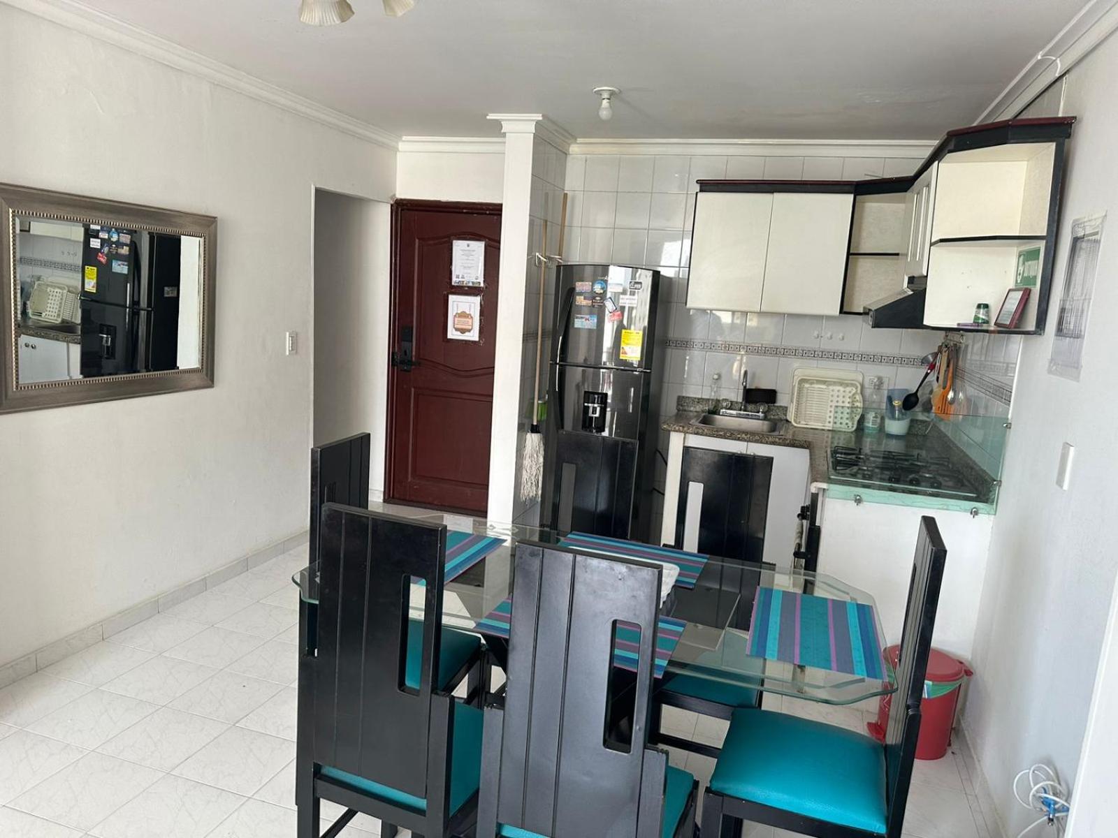 Apartamento Rodadero Con Piscinas y Cancha de Tennis