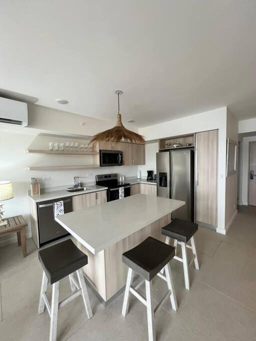 Brand New-Beachfront-Downtown PP1104