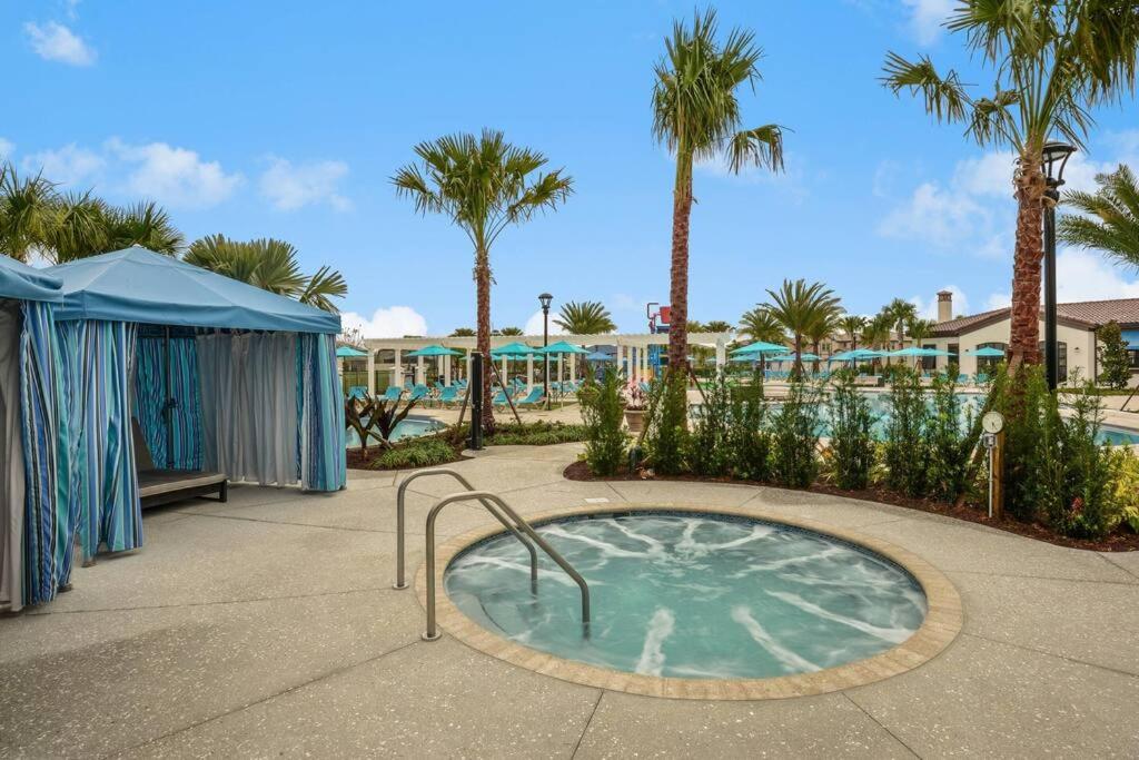 Dream Vacation 5 Star 8 Miles from Disney Area8877