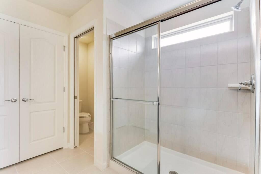 Dluxx Dream Vacation 8 miles from Disney 8877