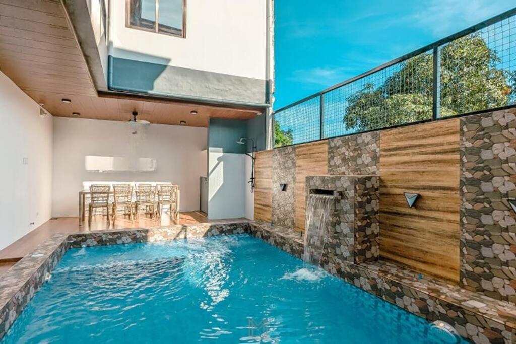 The Luxe Hideaway view 3