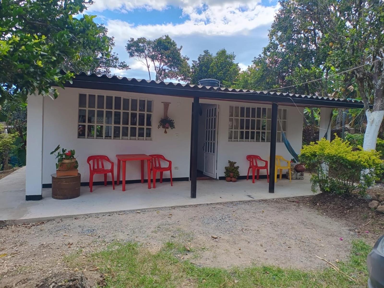 Casa Campestre en Barbosa - Naturaleza y Descanso