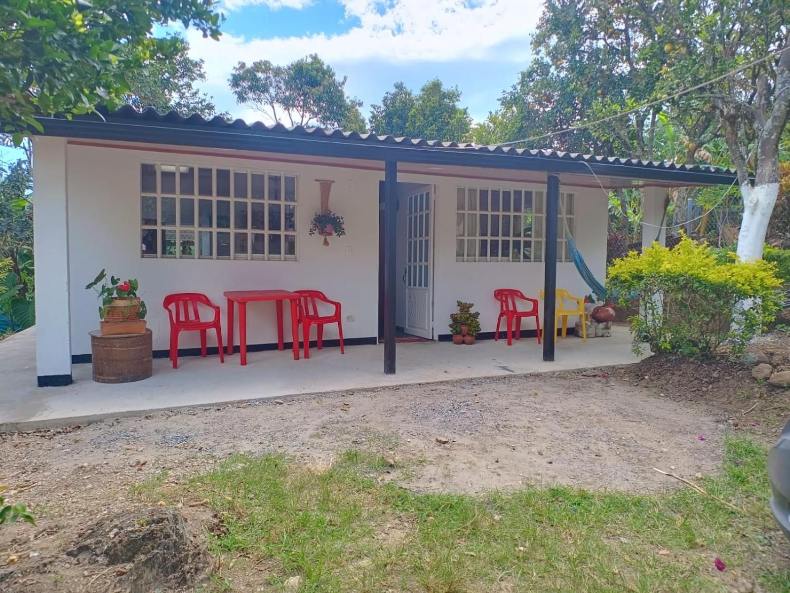 Casa Campestre en Barbosa - Naturaleza y Descanso