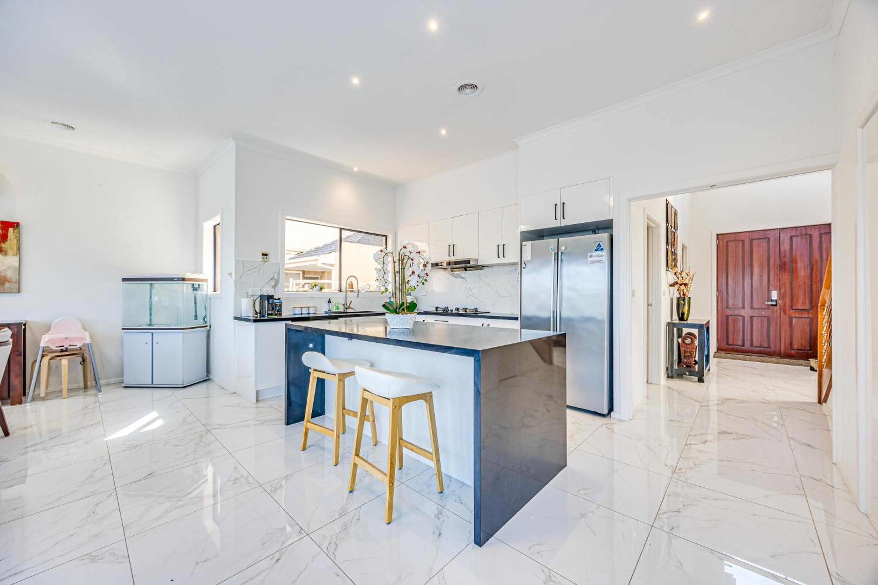 StayAU 6BR Deluxe Lakeview House Point Cook