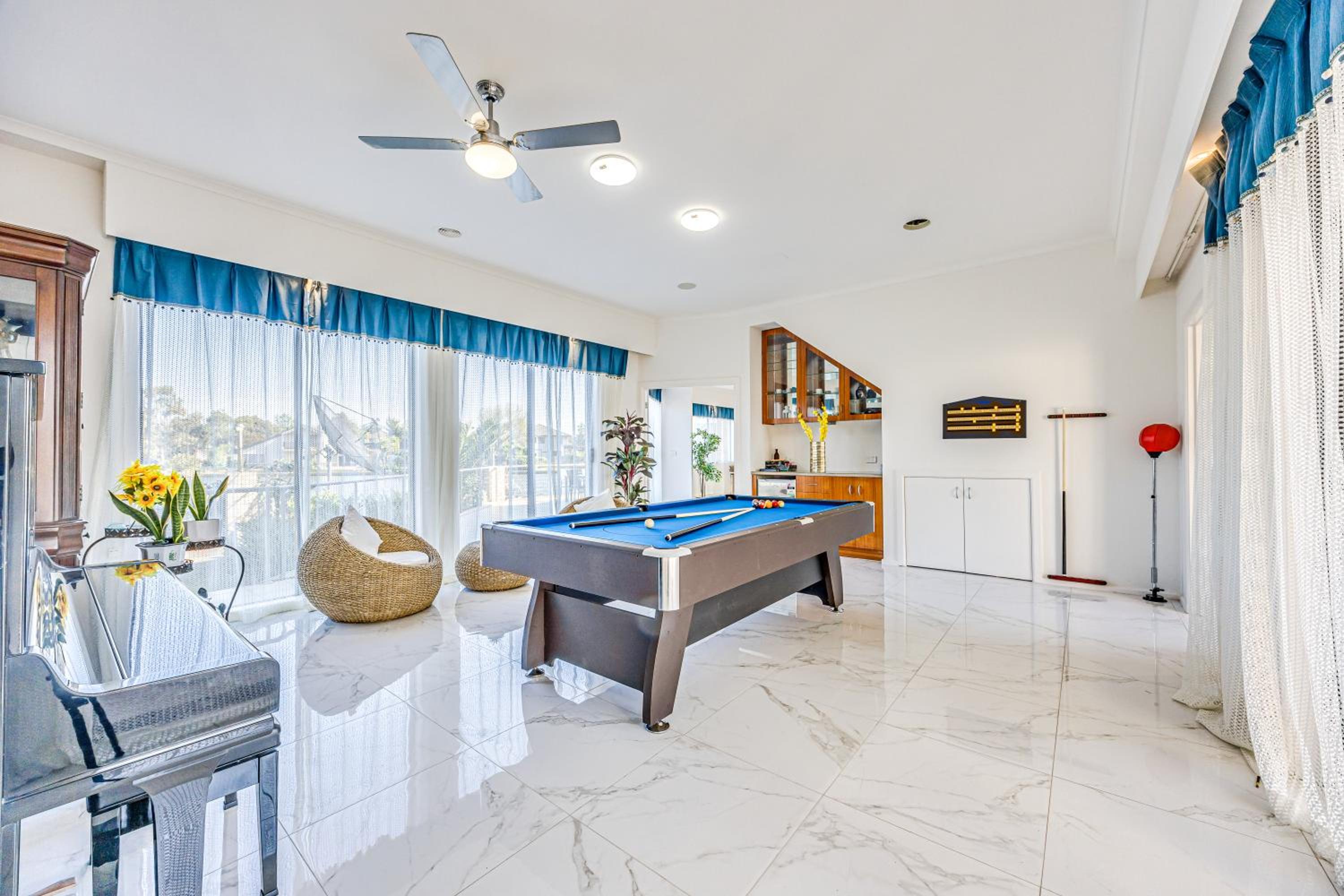 StayAU 6BR Deluxe Lakeview House Point Cook