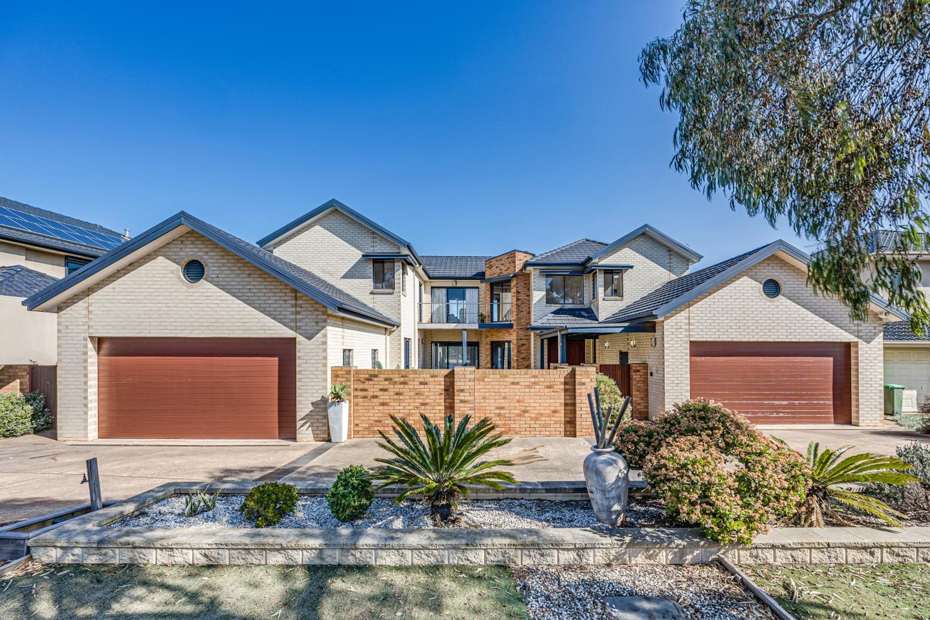 StayAU 6BR Deluxe Lakeview House Point Cook