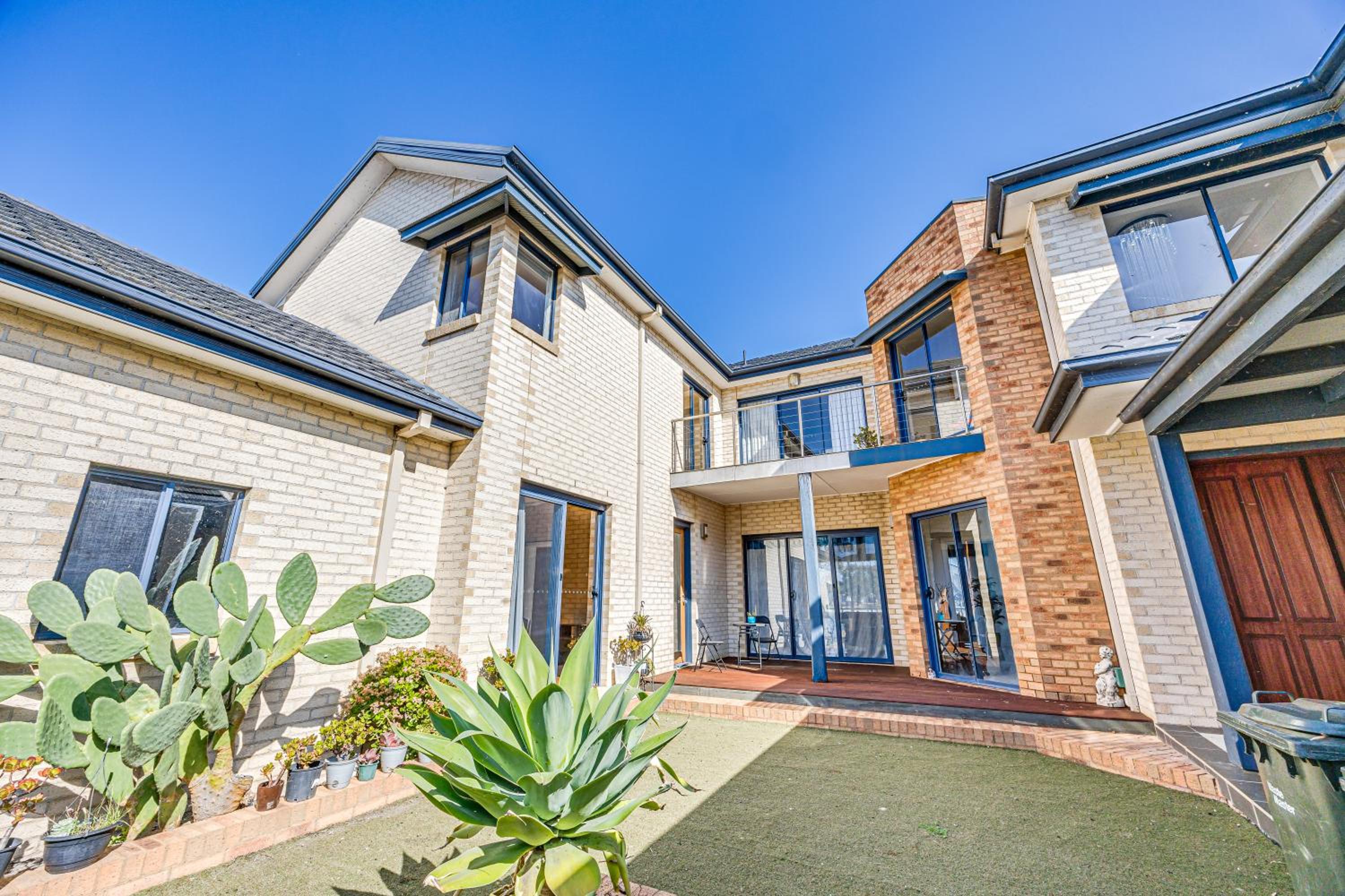 StayAU 6BR Deluxe Lakeview House Point Cook