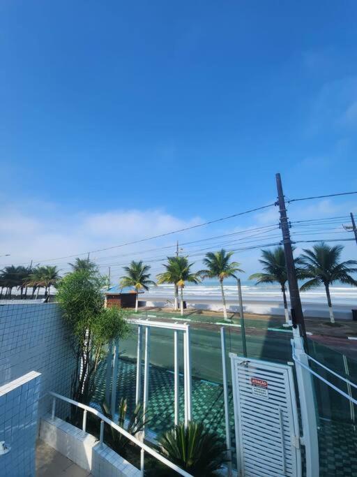 Apartamento em frente ao mar