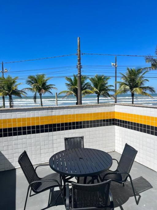 Apartamento em frente ao mar