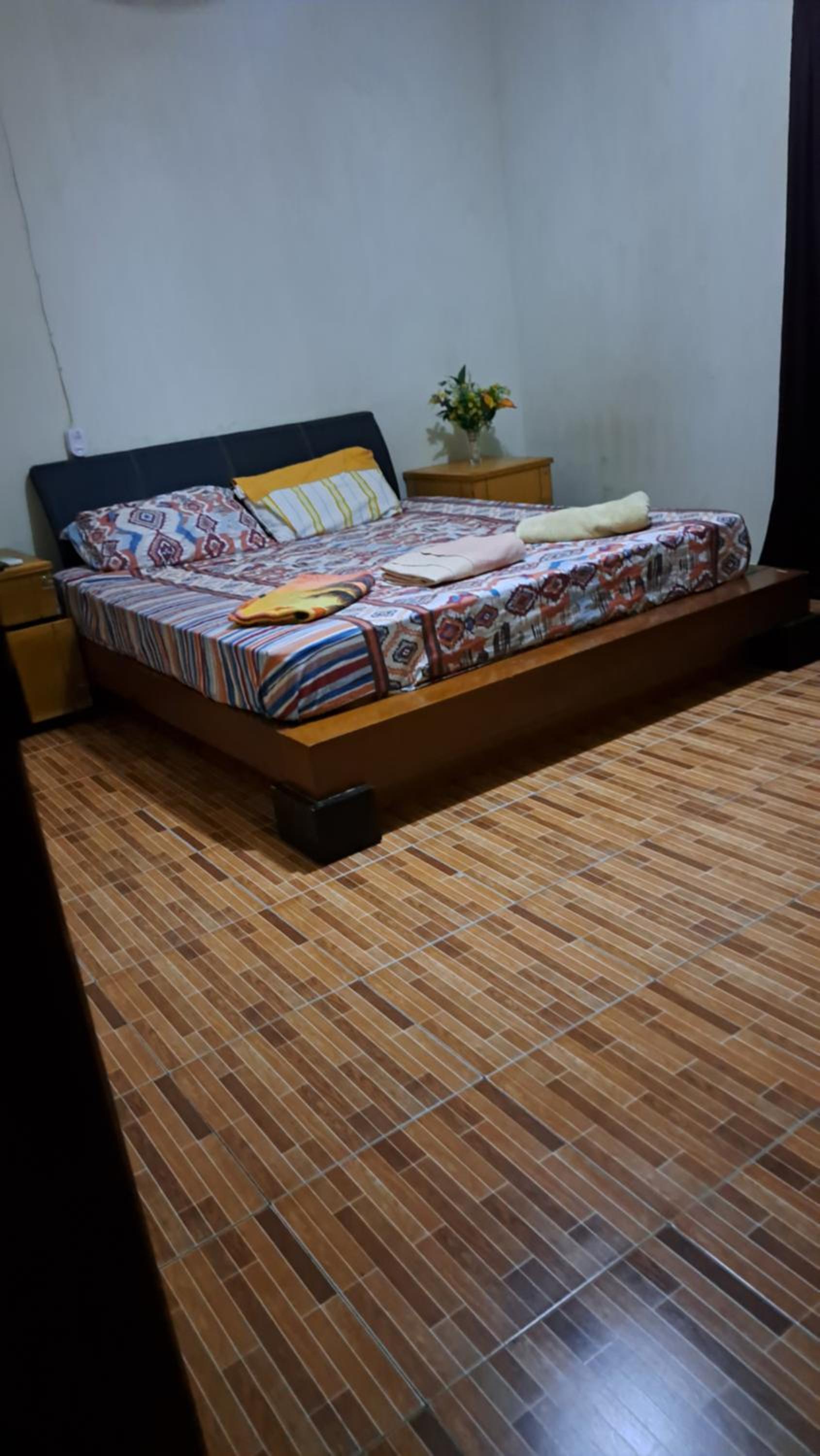 Casa Zauad low cost family house