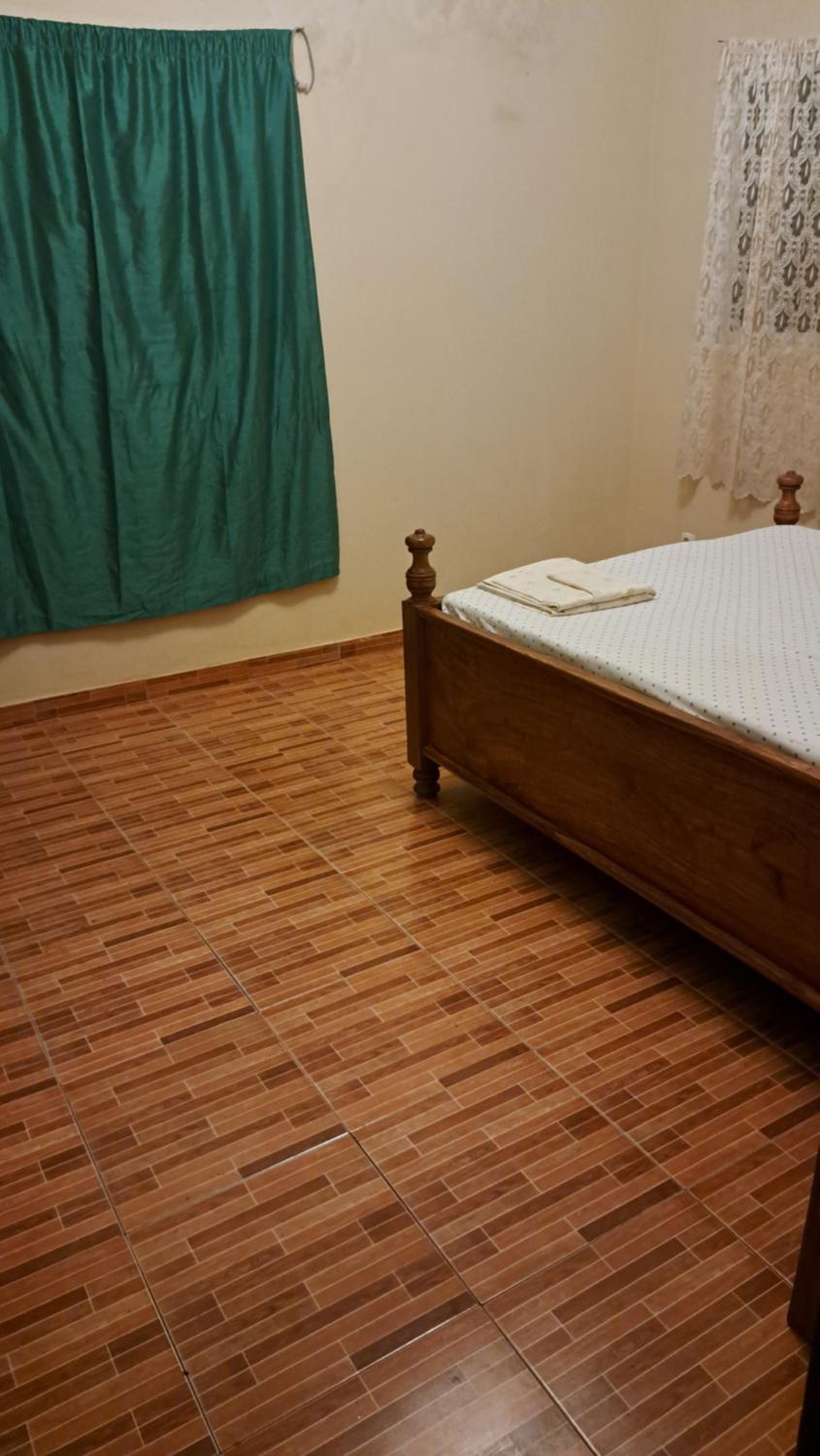 Casa Zauad low cost family house