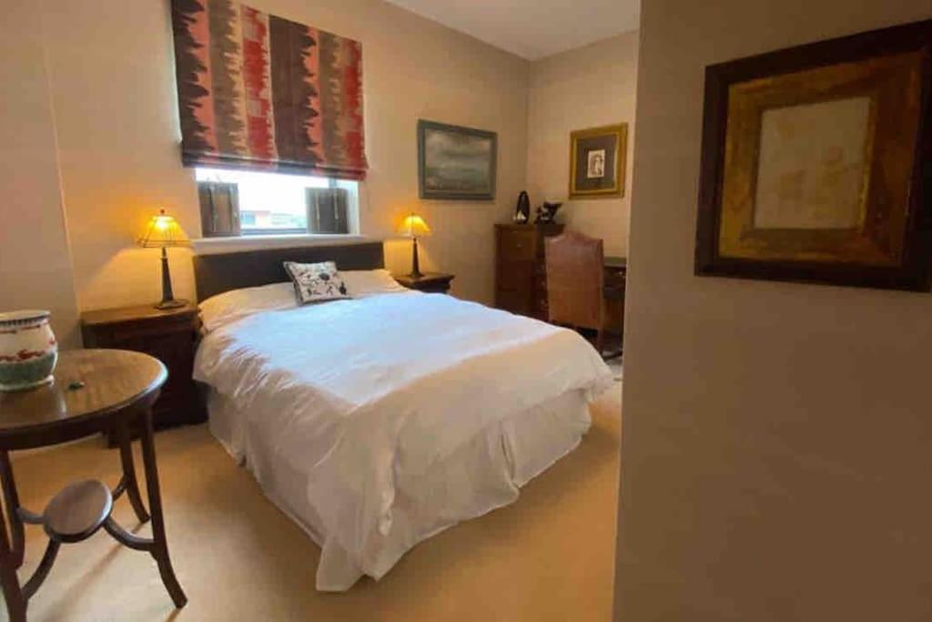Dublin Seaview Luxury Penthouse Sleeps 6