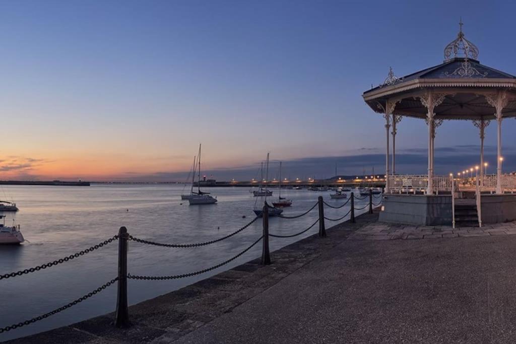 Dublin Seaview Luxury Penthouse Sleeps 6