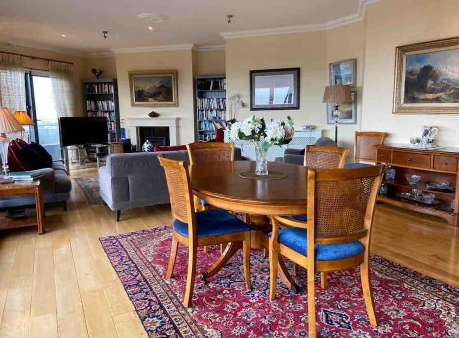Dublin Seaview Luxury Penthouse Sleeps 6