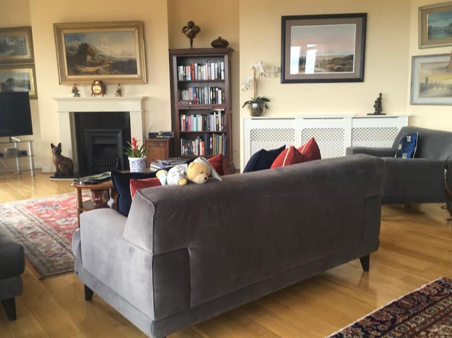 Dublin Seaview Luxury Penthouse Sleeps 6