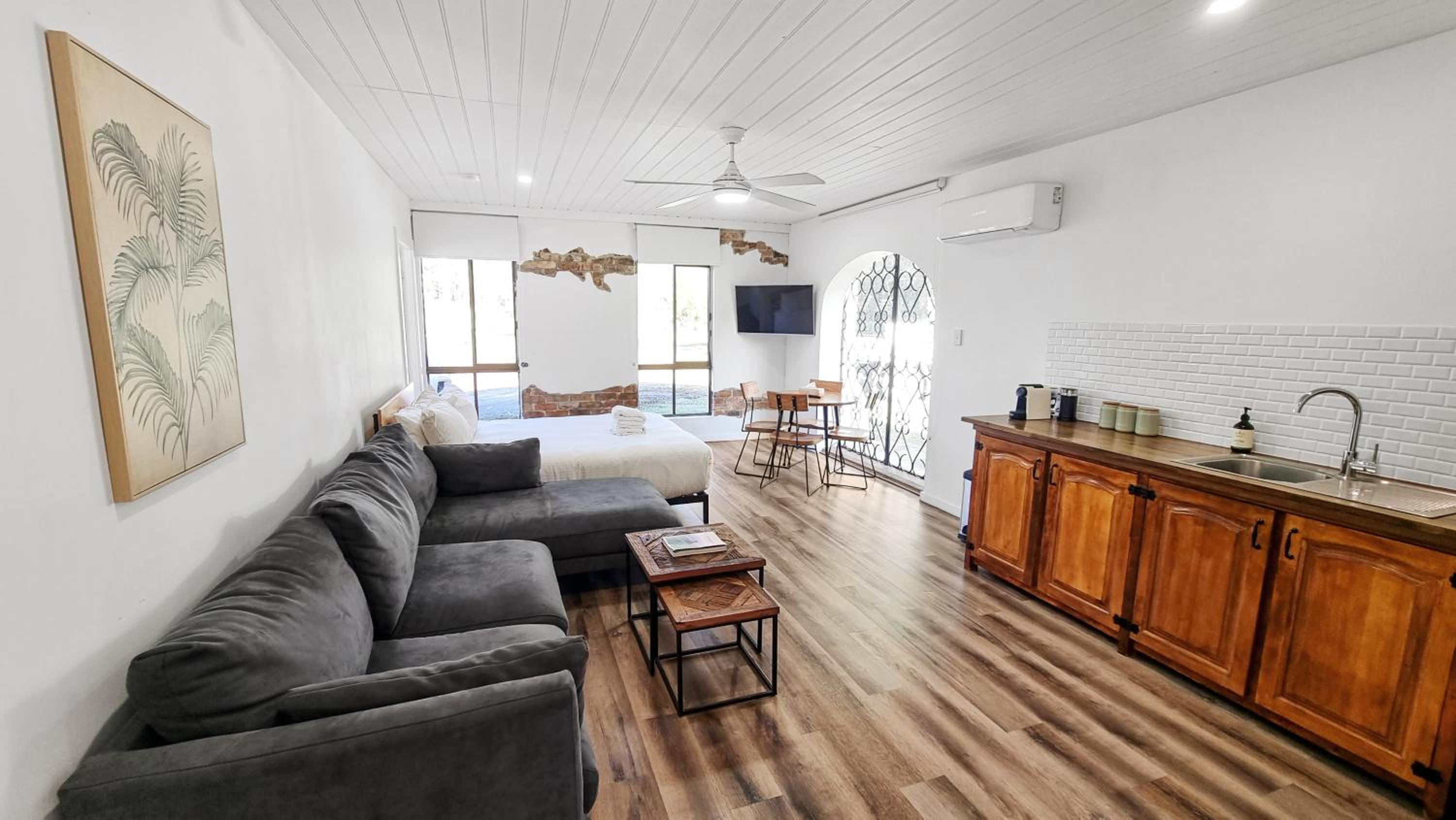 Las Palmas Hunter Valley Estate, 11m Pool, Kangaroos, Fire Pit, Playground
