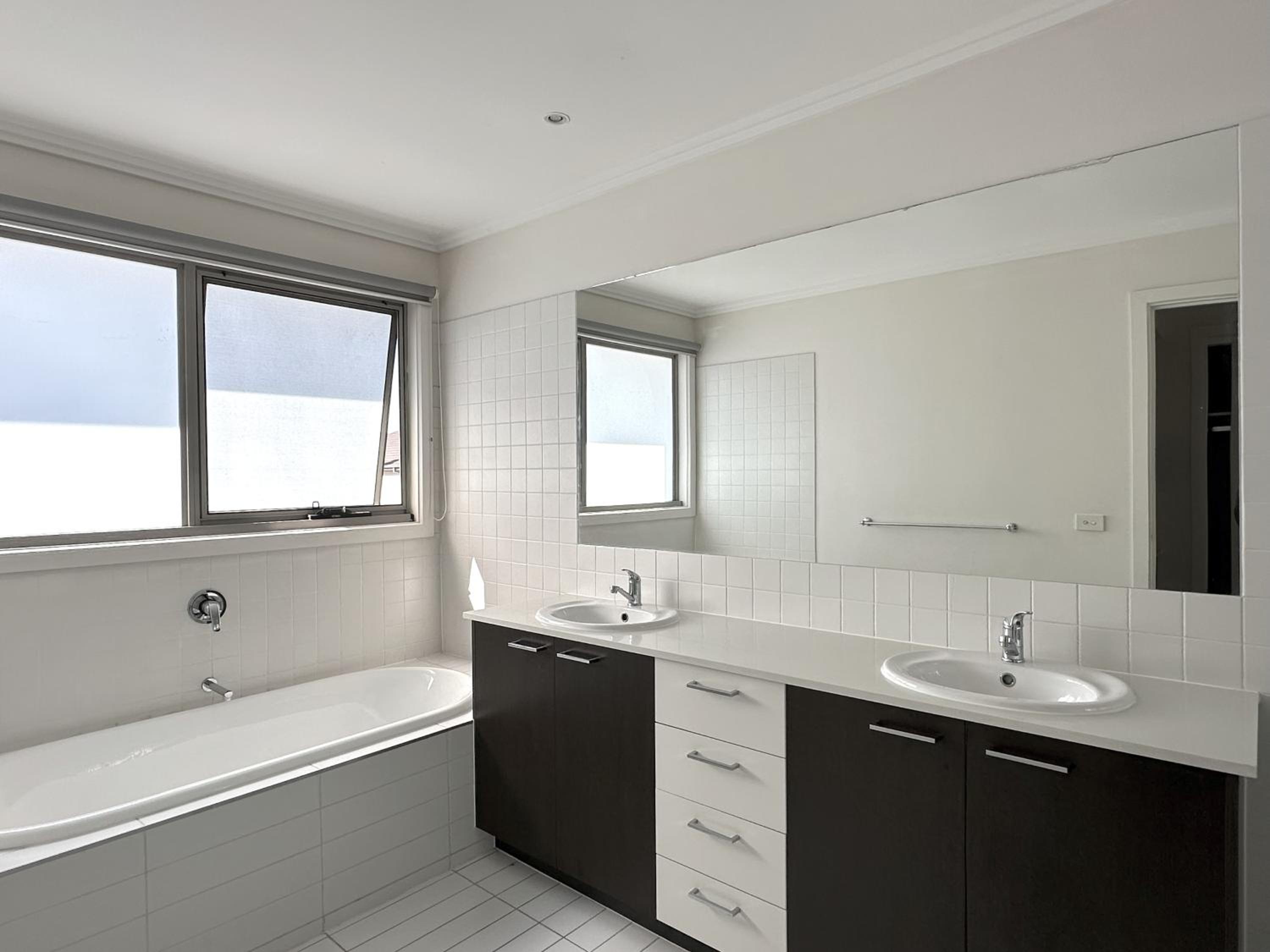 Spacious Family Home Near Melbourne CBD
