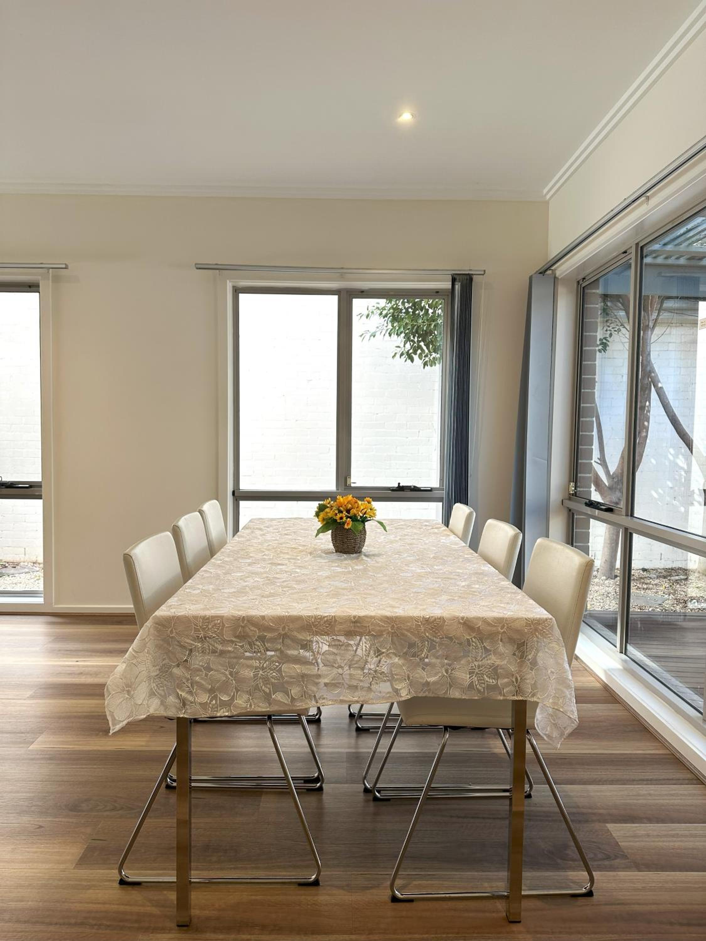 Spacious Family Home Near Melbourne CBD