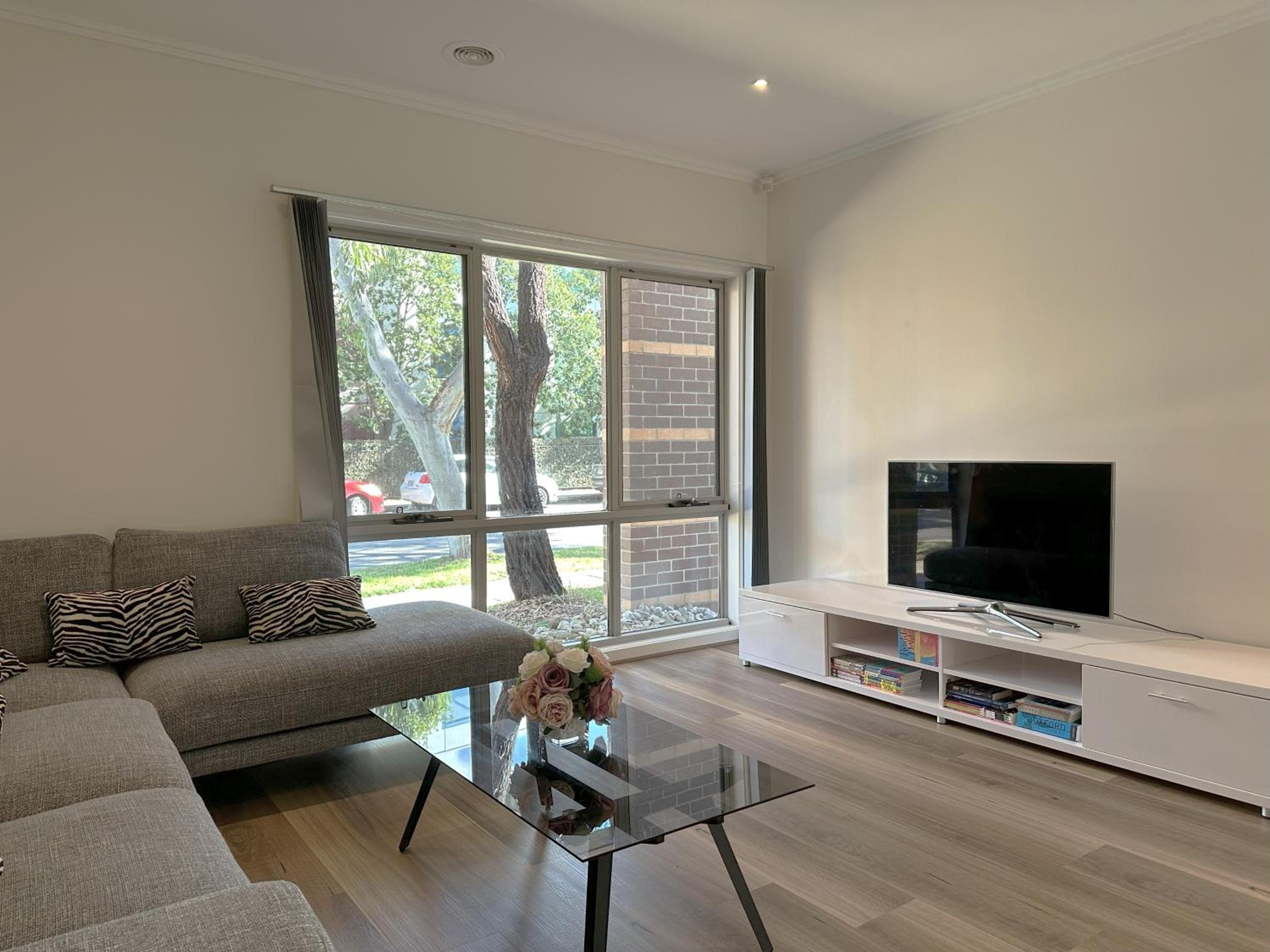 Spacious Family Home Near Melbourne CBD