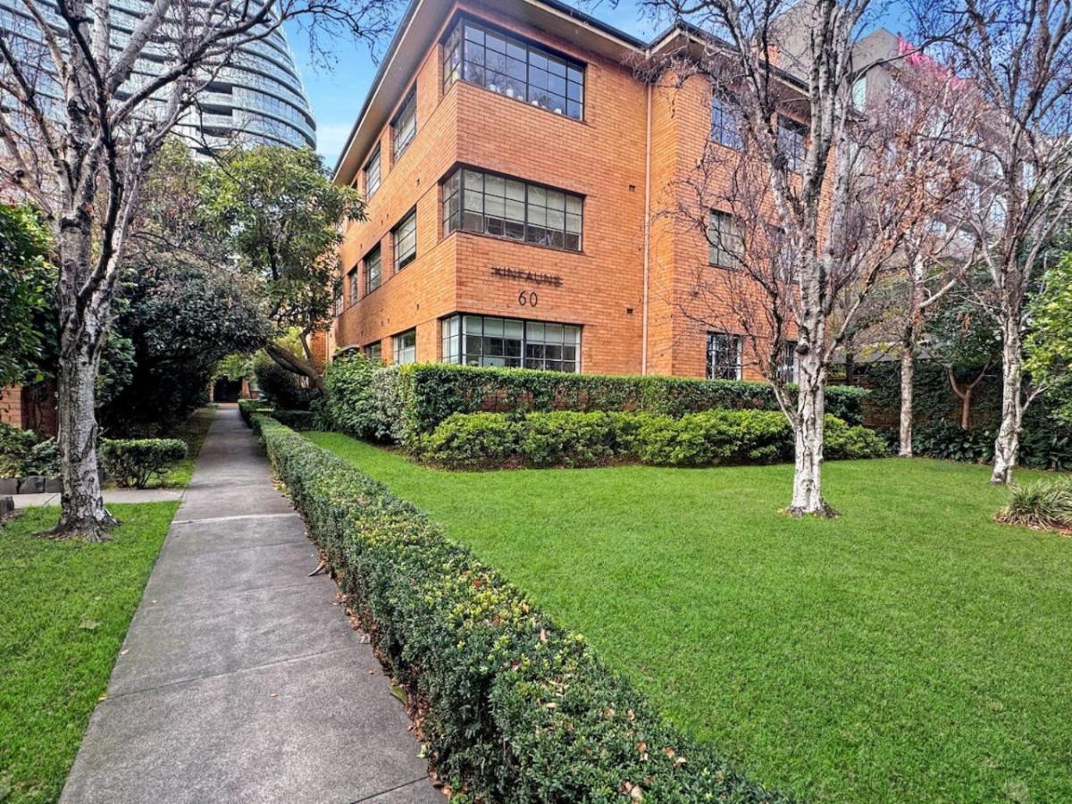 Luxurious Art Deco Abode Opposite Albert Park Lake