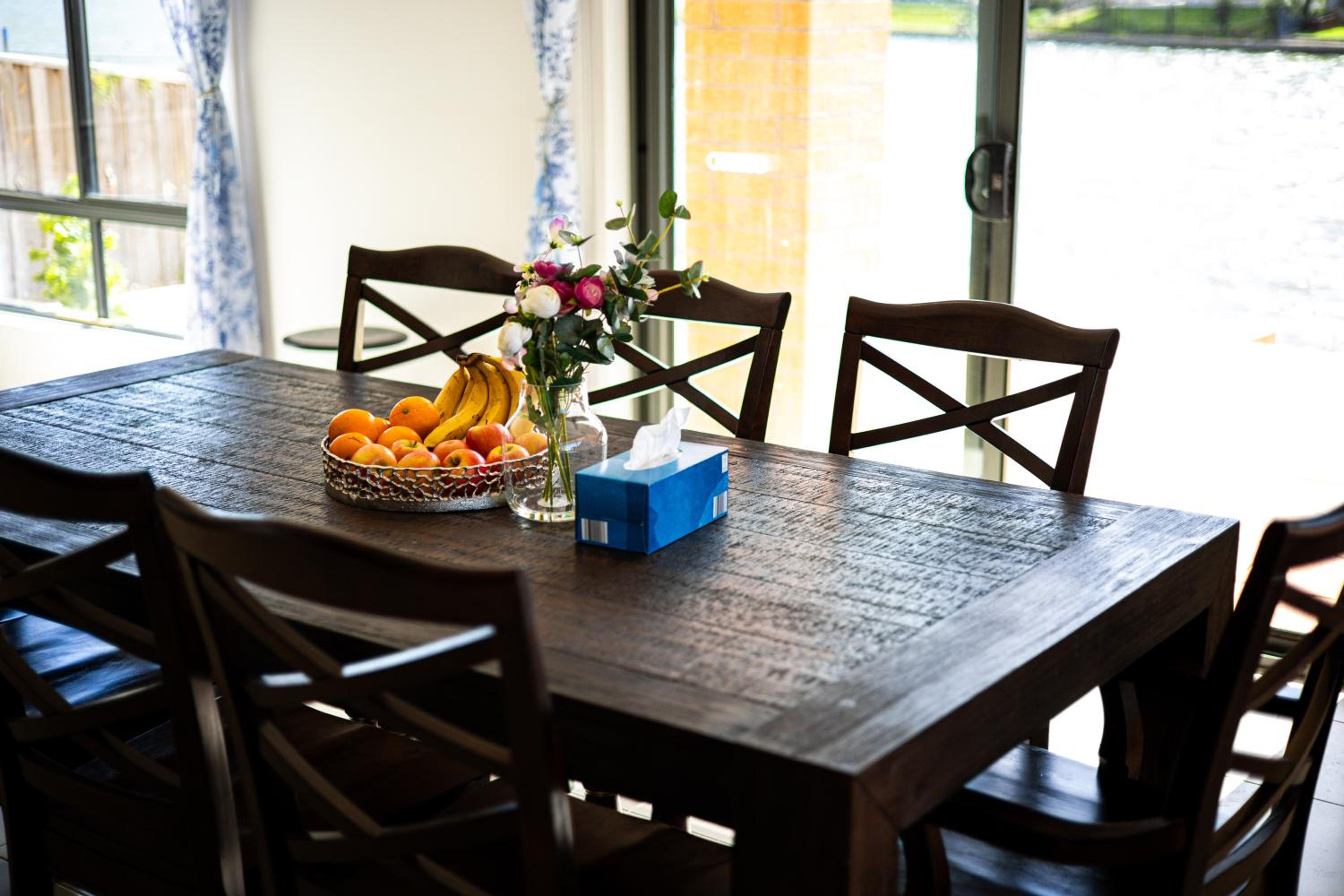 StayAU 5BR Idyllic Lakefront Escape Point Cook