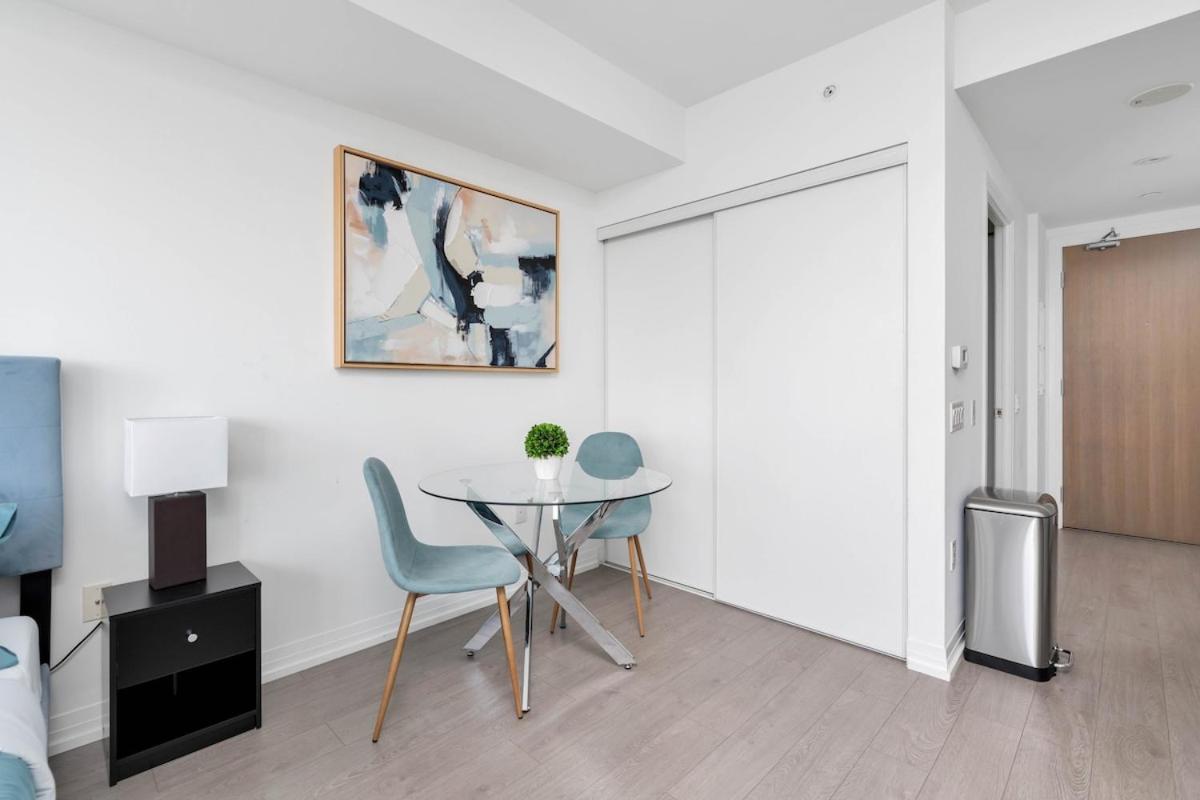 Lively Studio Condo Near Yonge & Dundas