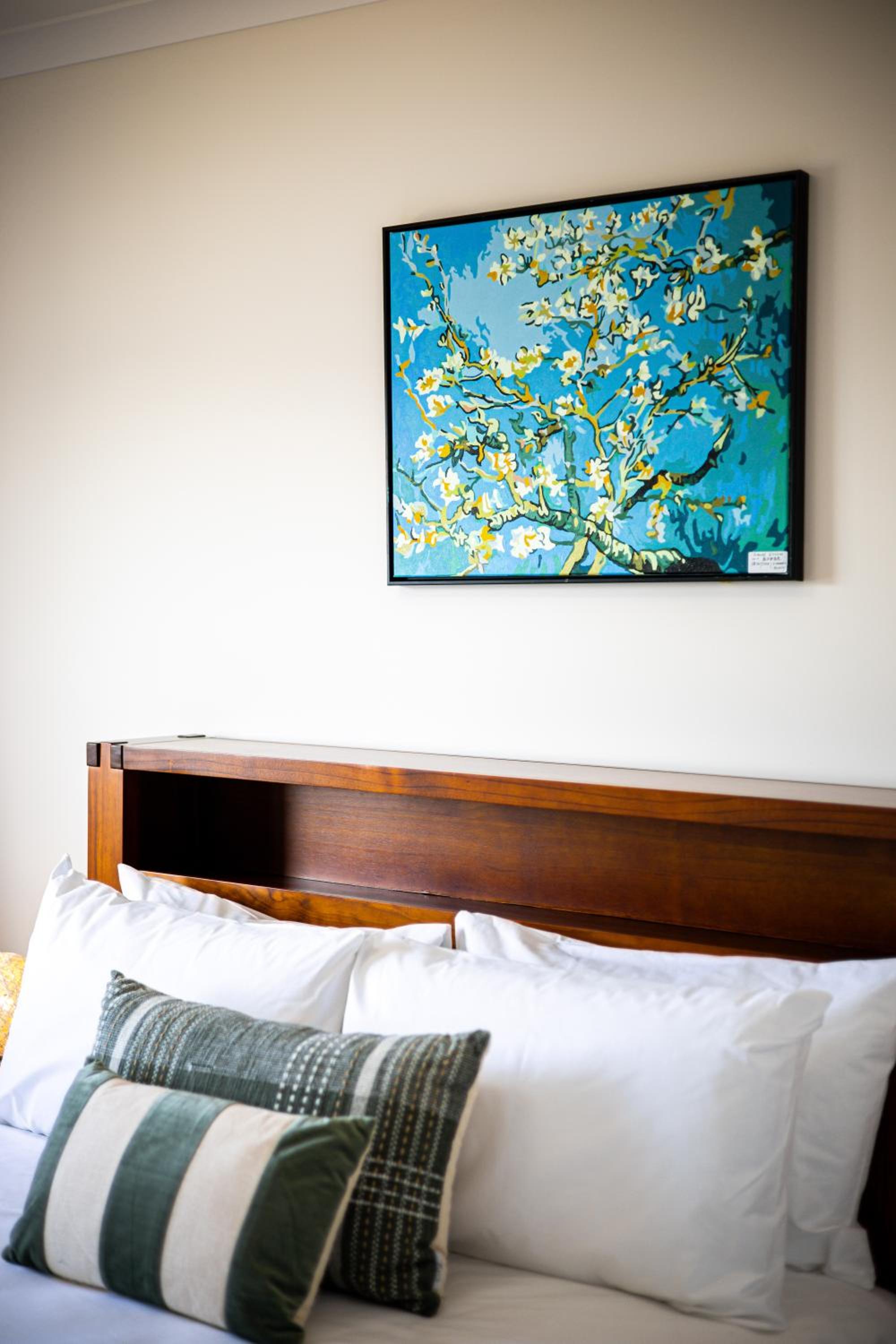 StayAU 5BR Idyllic Lakefront Escape Point Cook