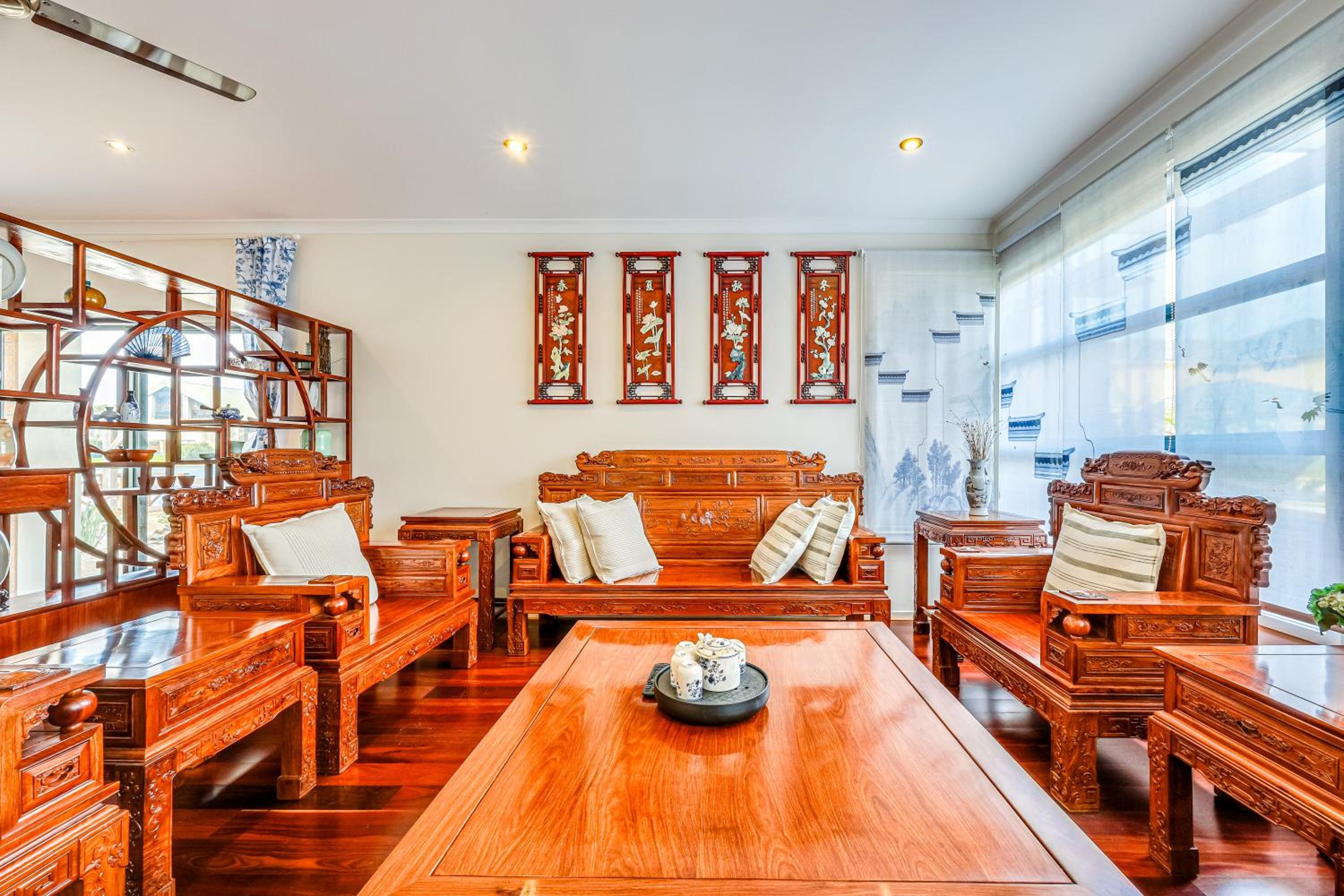 StayAU 5BR Idyllic Lakefront Escape Point Cook