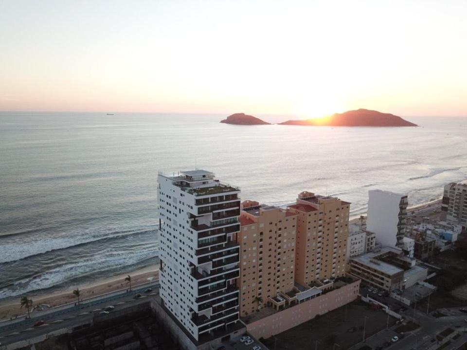 Torre Central 102: Malecón, Lujo y Vistas de ensueño. view 3