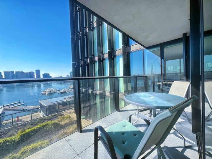 Amazing CBD 3BR Apt Bayview Free Parking