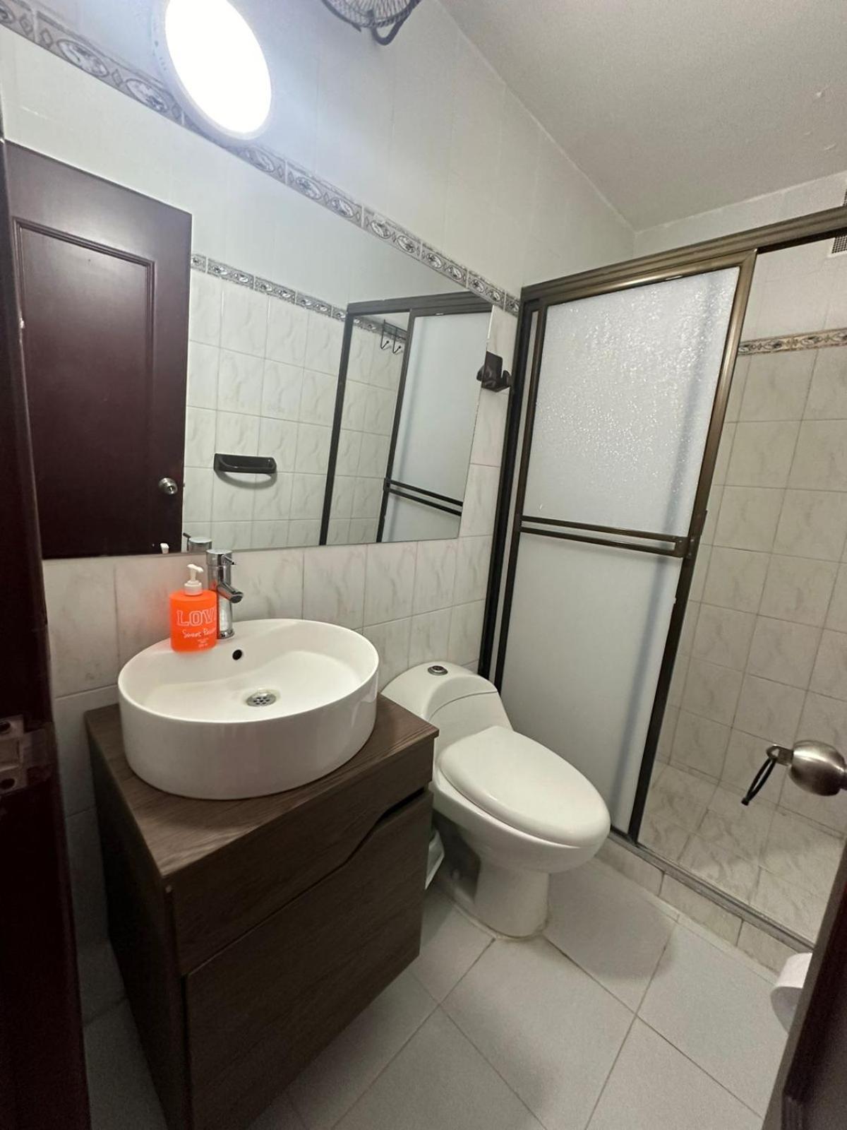 Apartamento Rodadero Con Piscinas y Cancha de Tennis