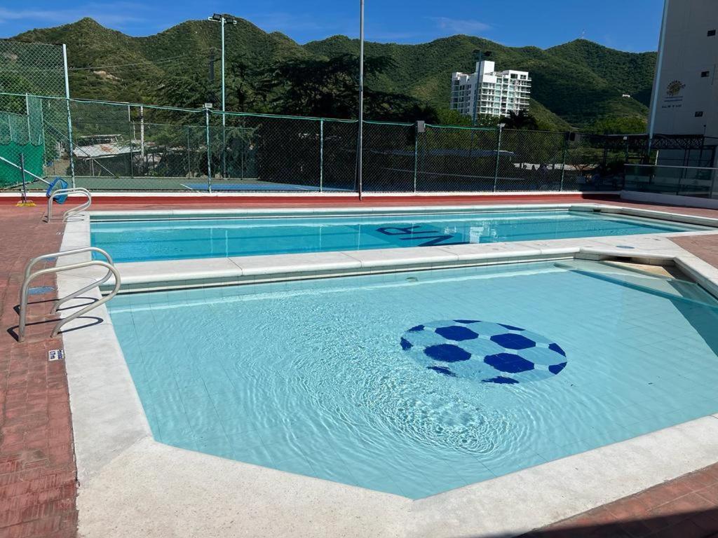 Apartamento Rodadero Con Piscinas y Cancha de Tennis