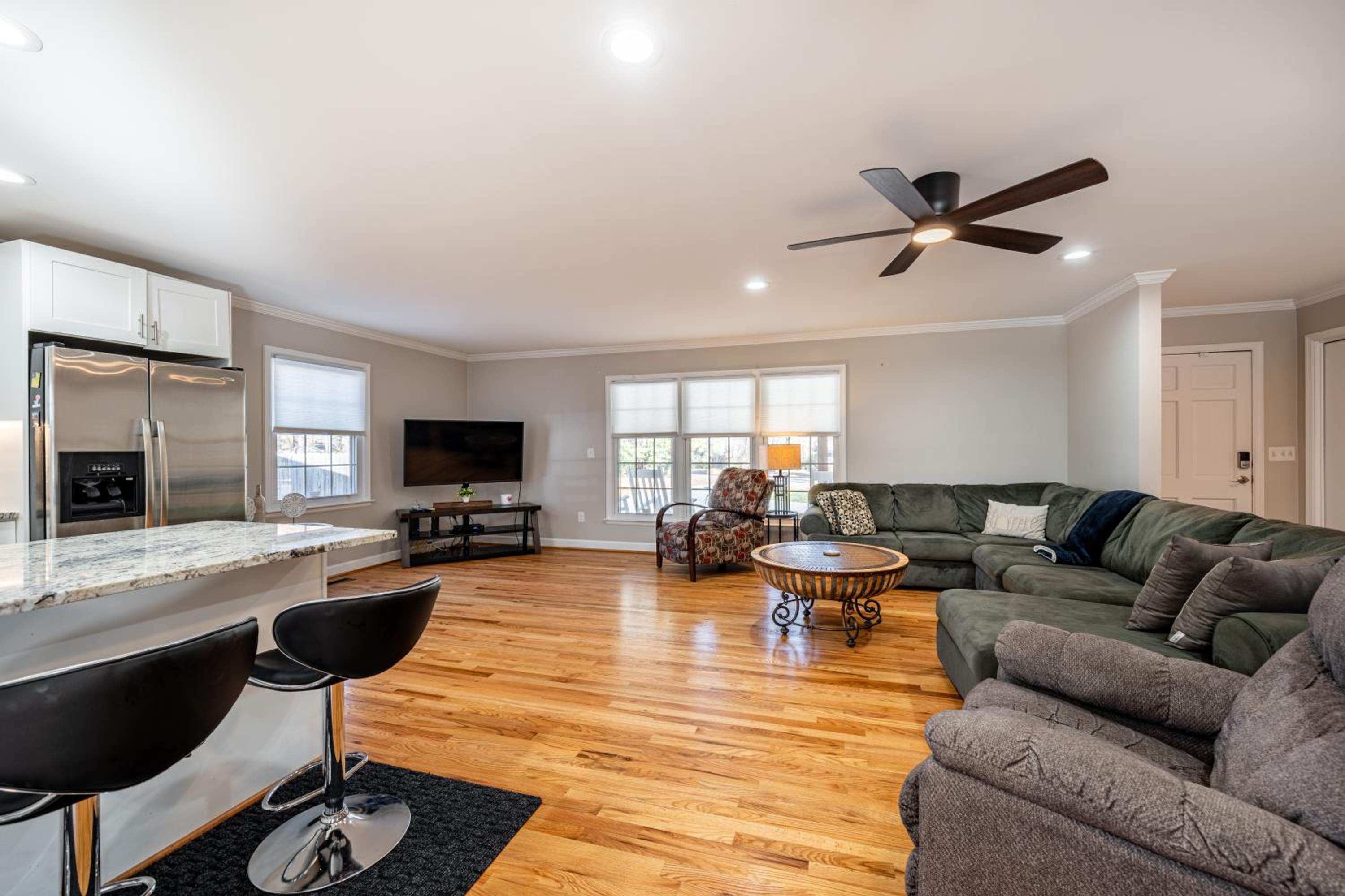 Elegant Gem*Spacious 5BR*King beds*near Duke view 4