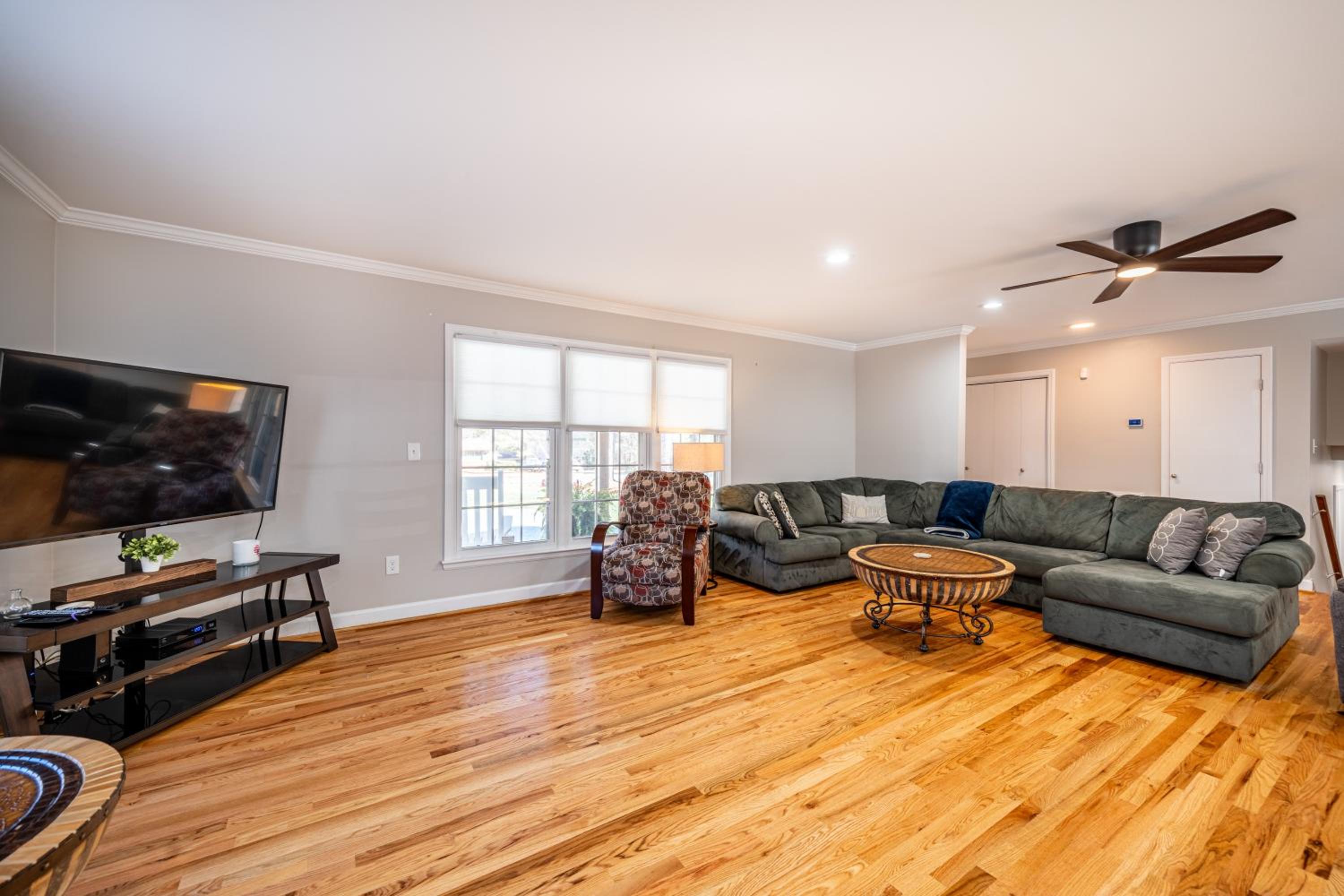 Elegant Gem*Spacious 5BR*King beds*near Duke view 5