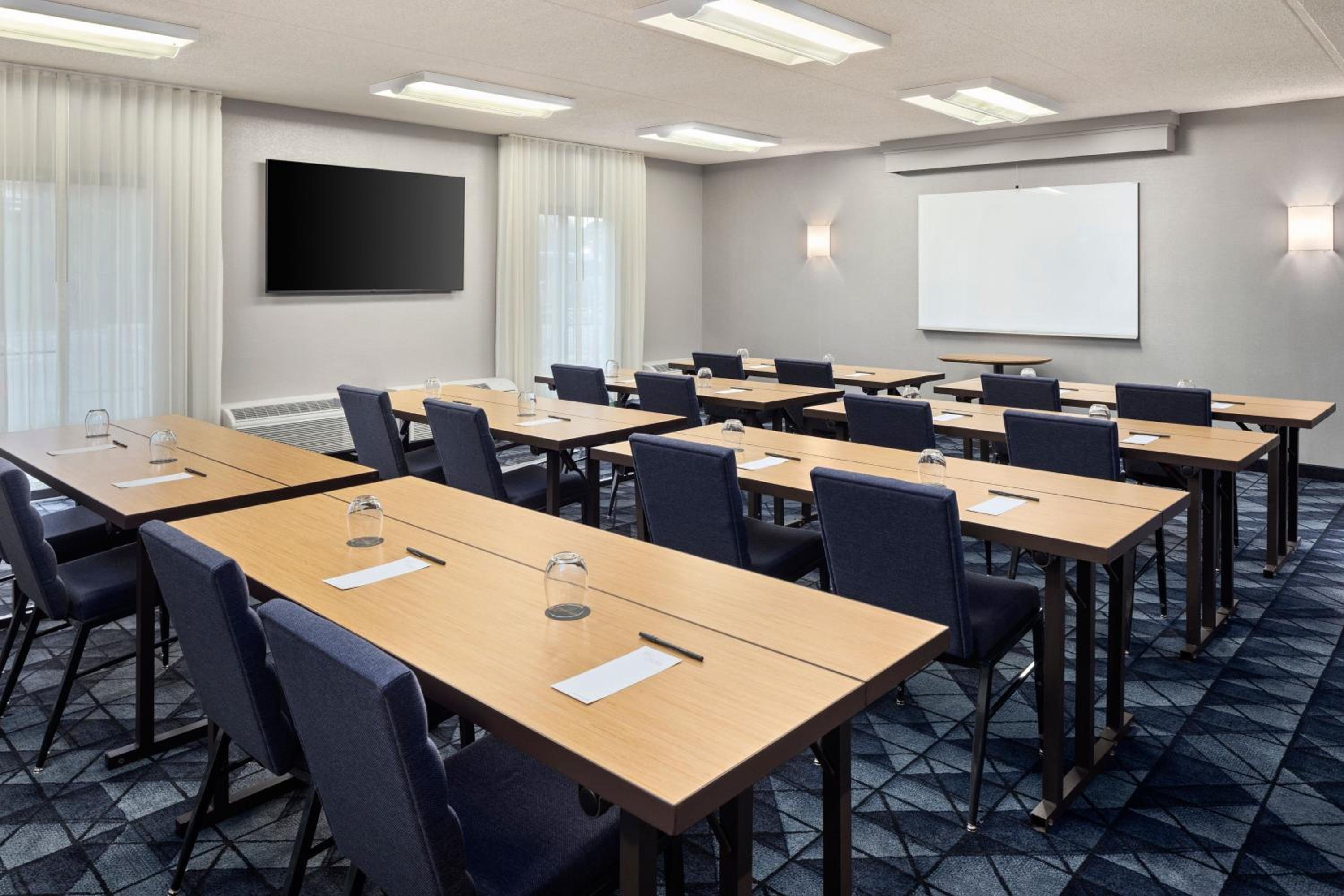 Waukegan Vacations - Courtyard by Marriott Chicago Waukegan / Gurnee - Property Image 27