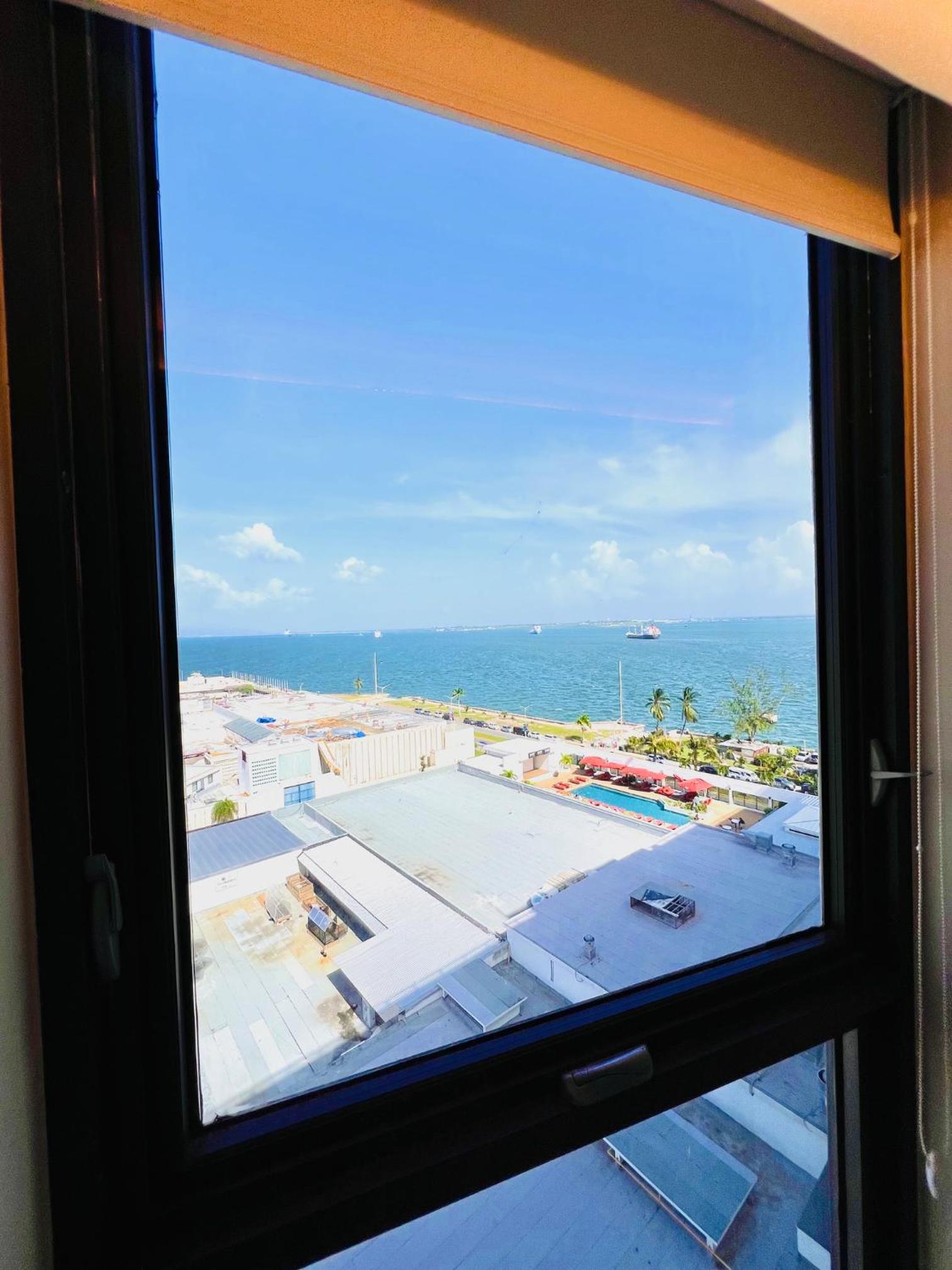 Cloud Vista, Luxury 1bdr apartment with pool and gym view 3
