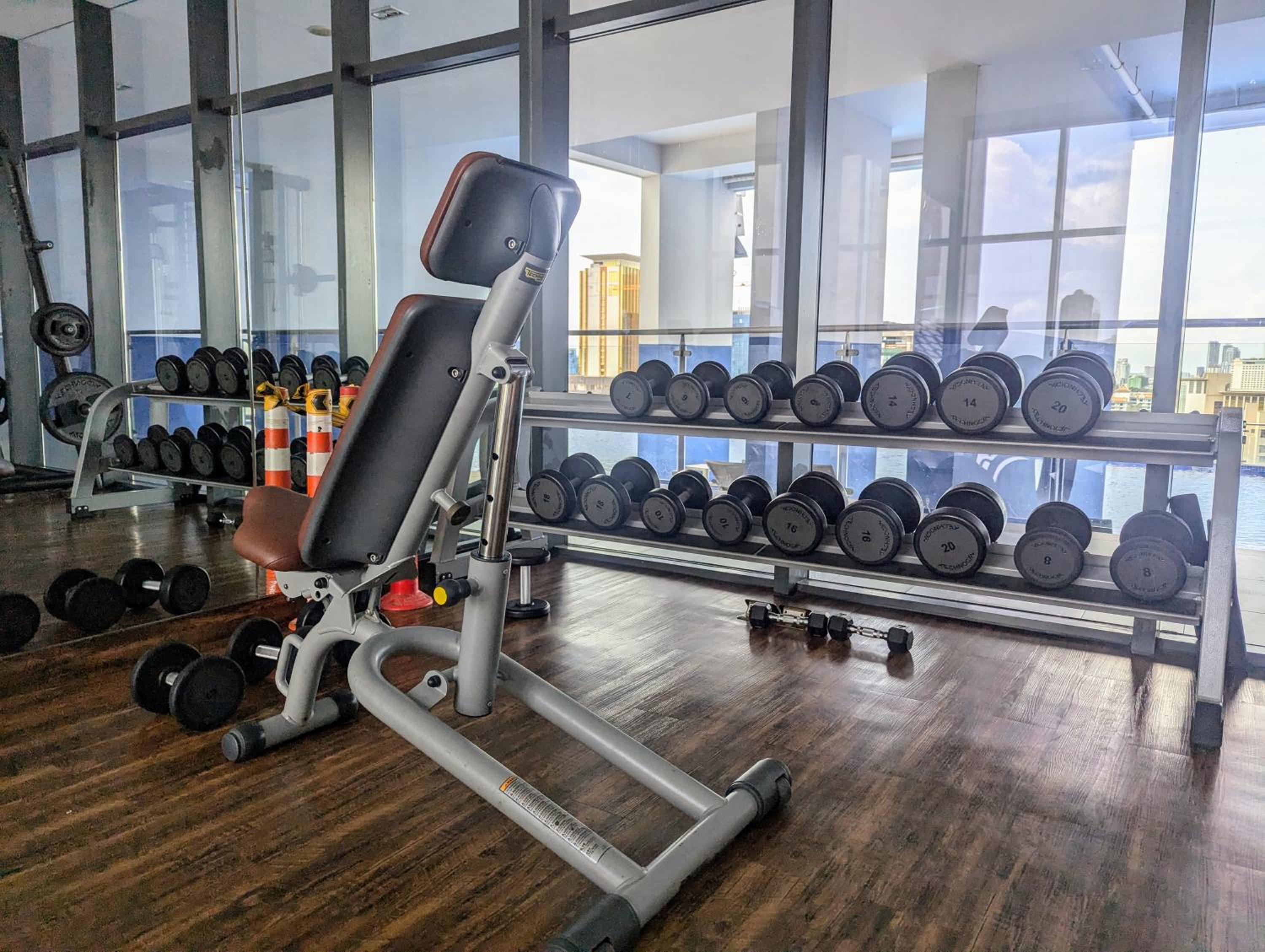 Claudio Homestay - 13th Floor, Pool, Gym, Steam Room, Hot Tub view 5