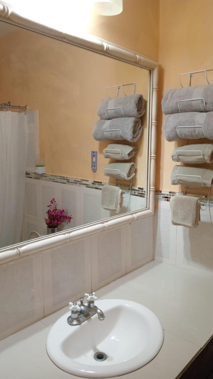 Mona Master suite