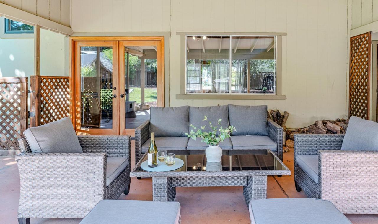 Hotel Pool Paradise In Wine Country!