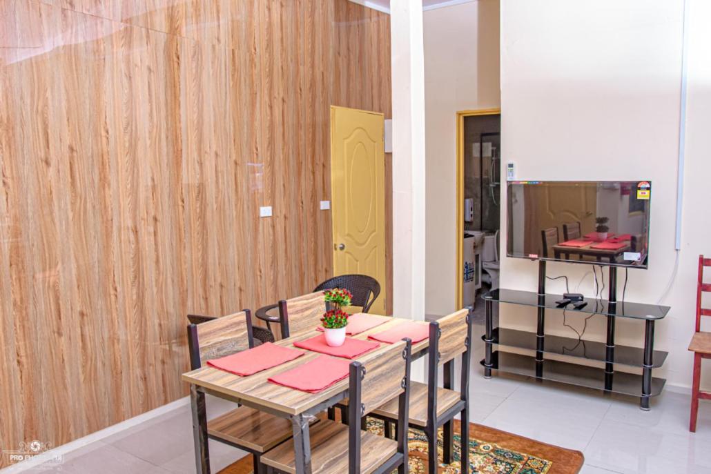T-Wicks Holiday Apartments