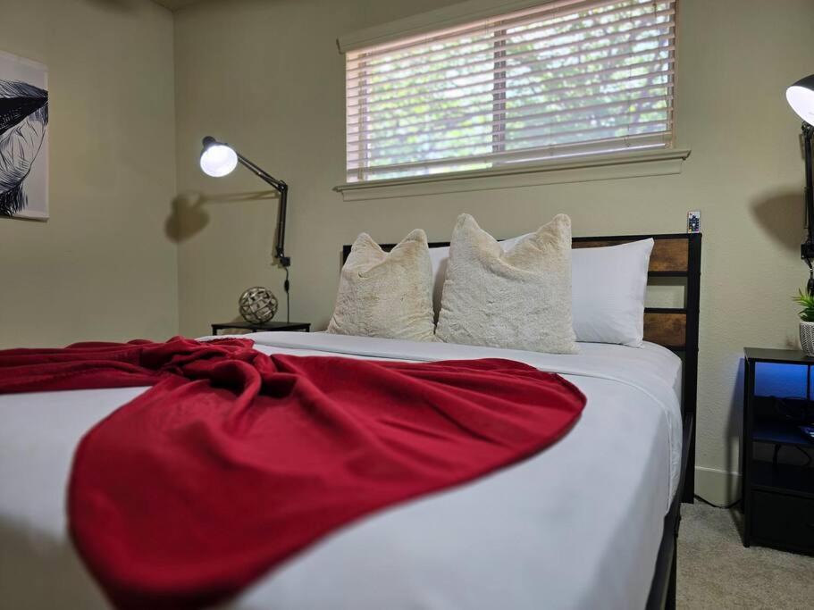 Stylish Galleria Condo 2BR 2BA Saltwater Pool Marquee Uptown view 5