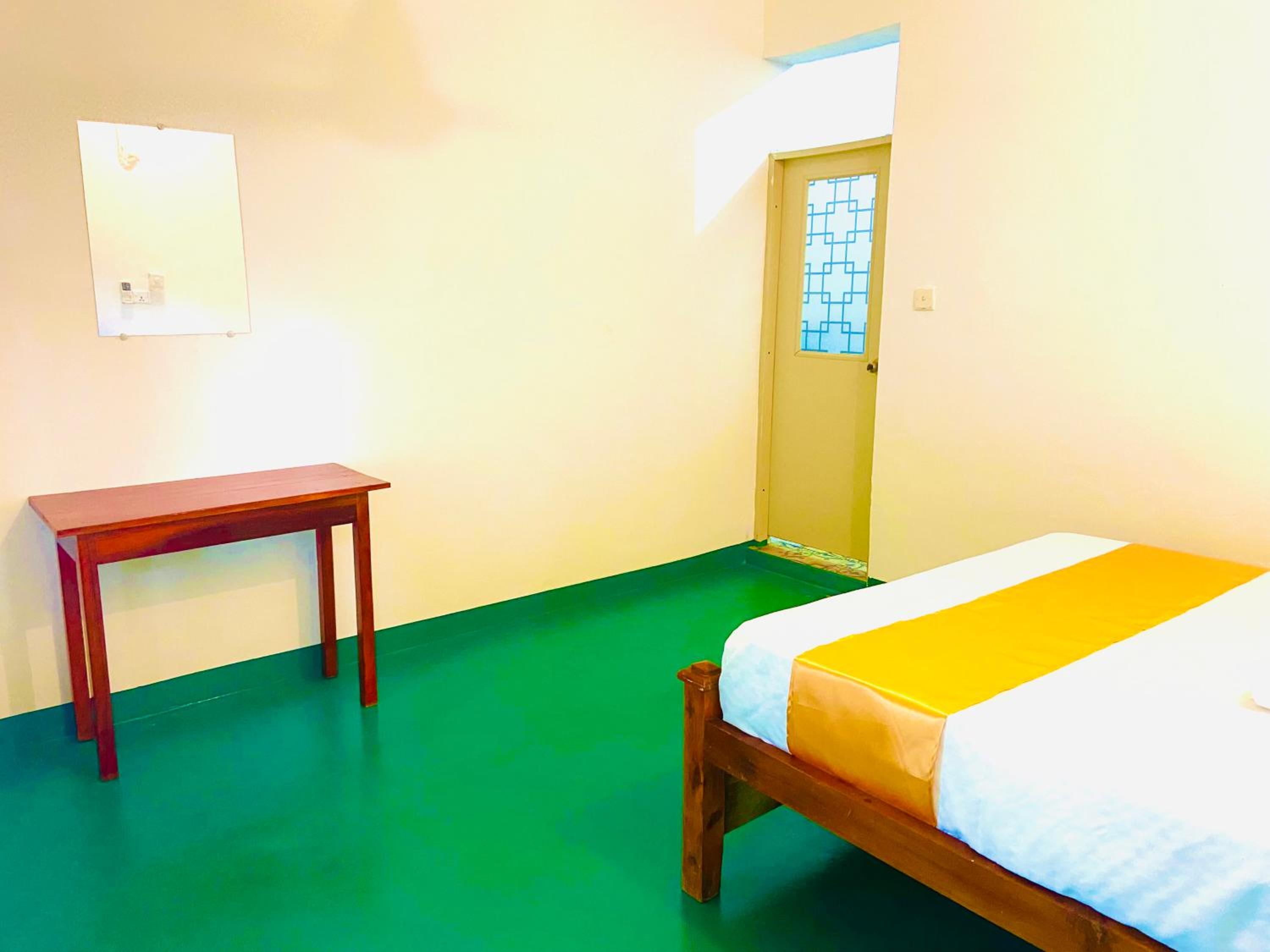 Marina Way