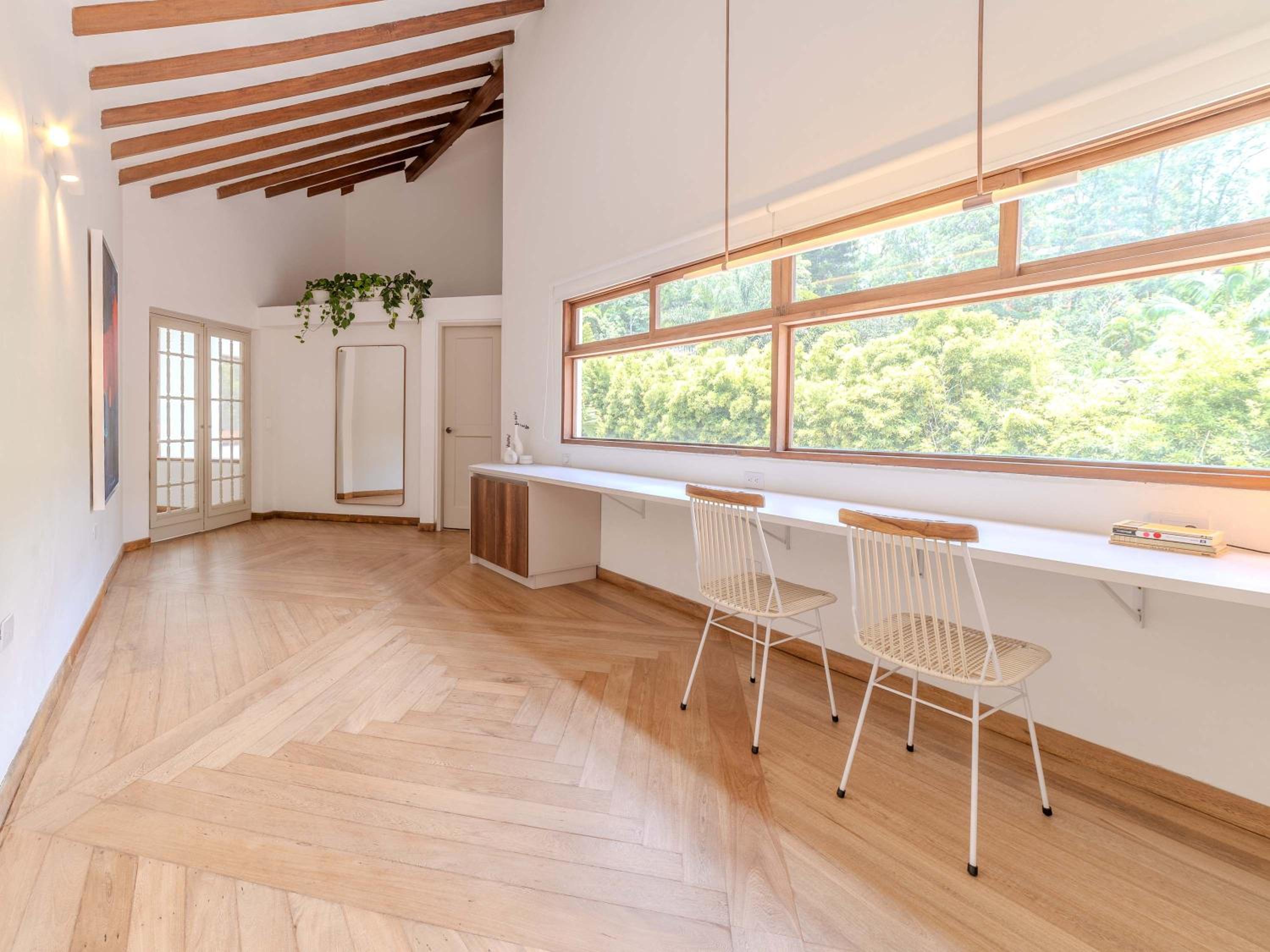Incredible 5BR House with Jacuzzi in El Poblado