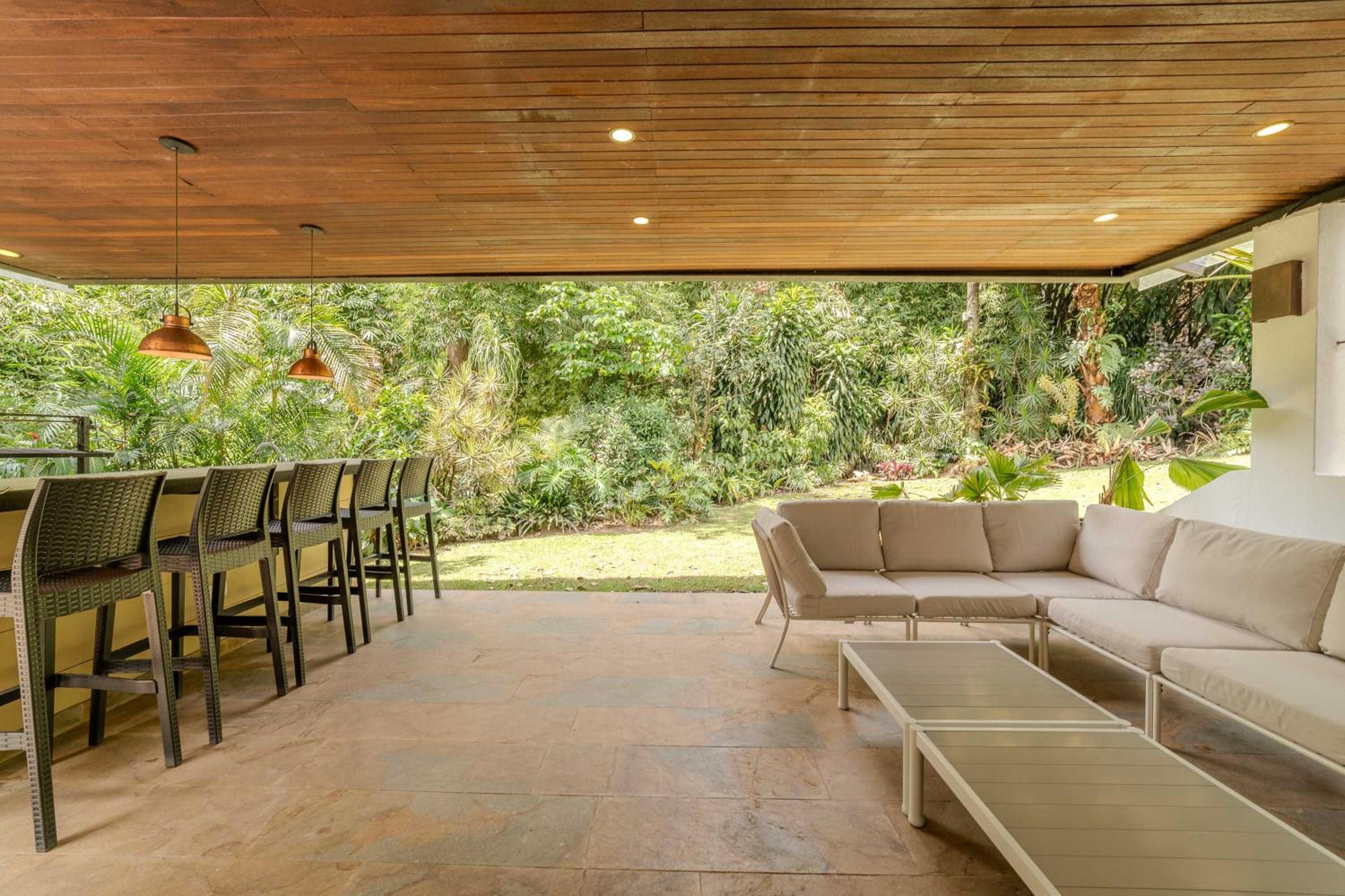 Incredible 5BR House with Jacuzzi in El Poblado