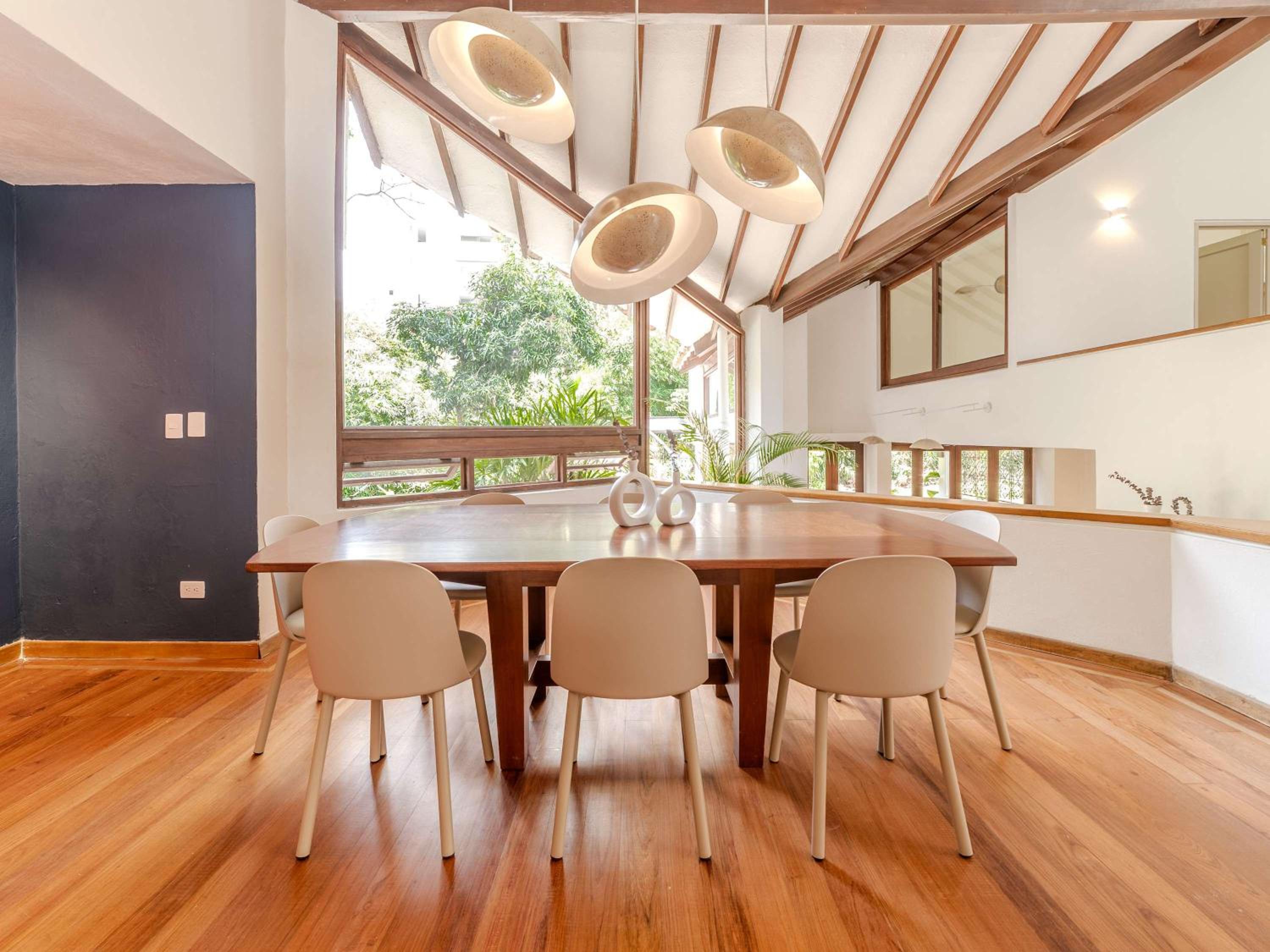 Incredible 5BR House with Jacuzzi in El Poblado