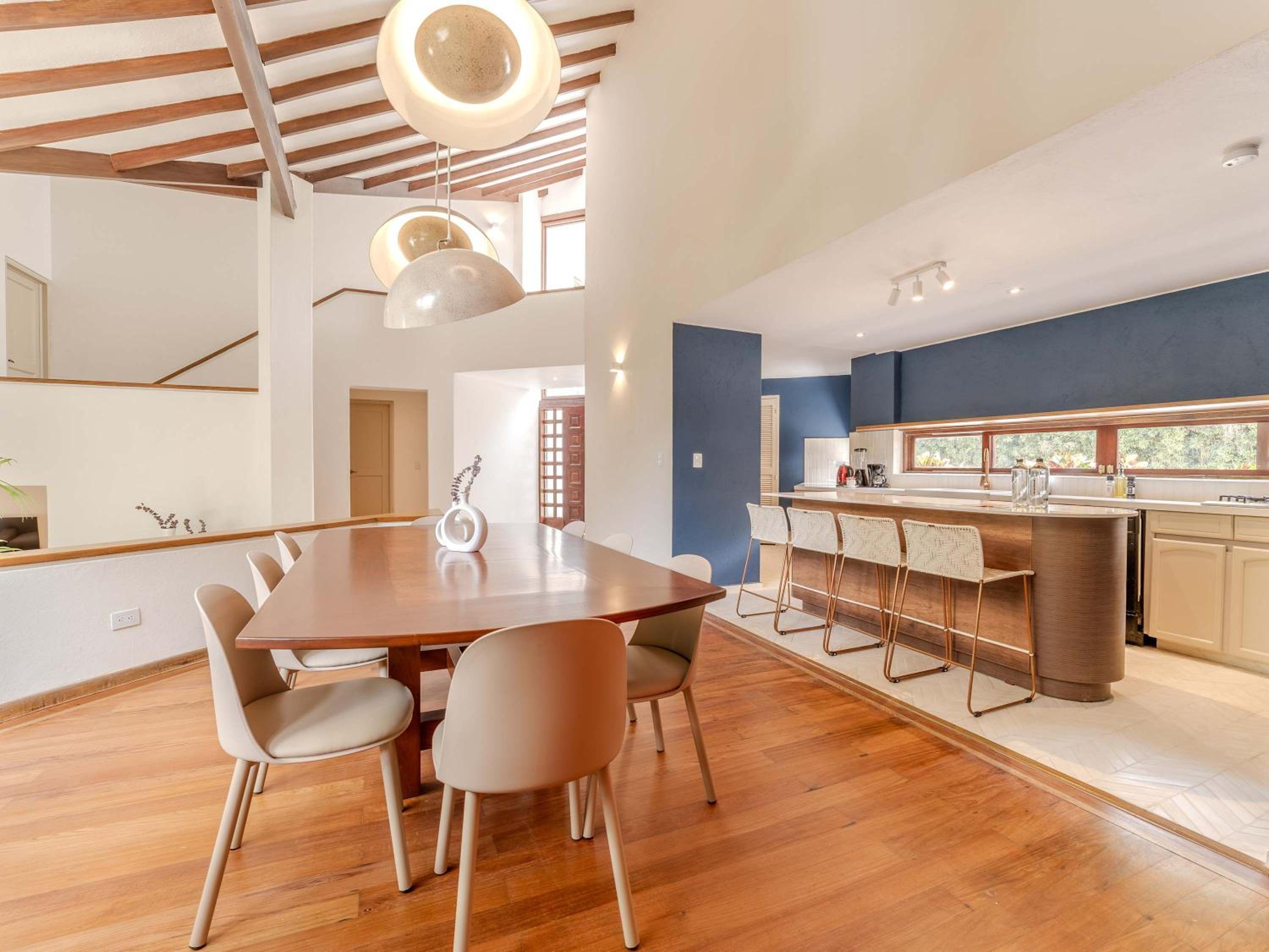 Incredible 5BR House with Jacuzzi in El Poblado