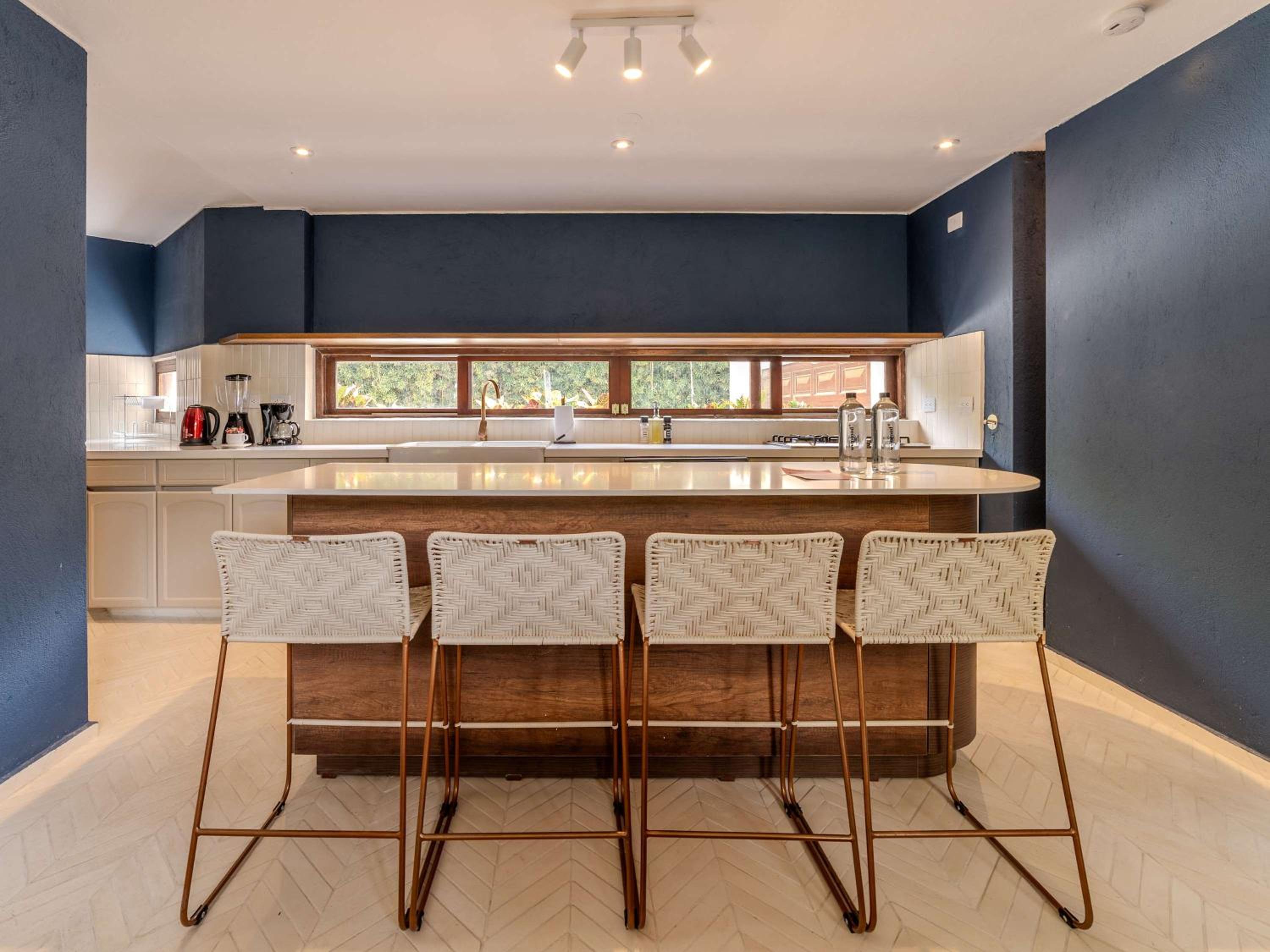 Incredible 5BR House with Jacuzzi in El Poblado