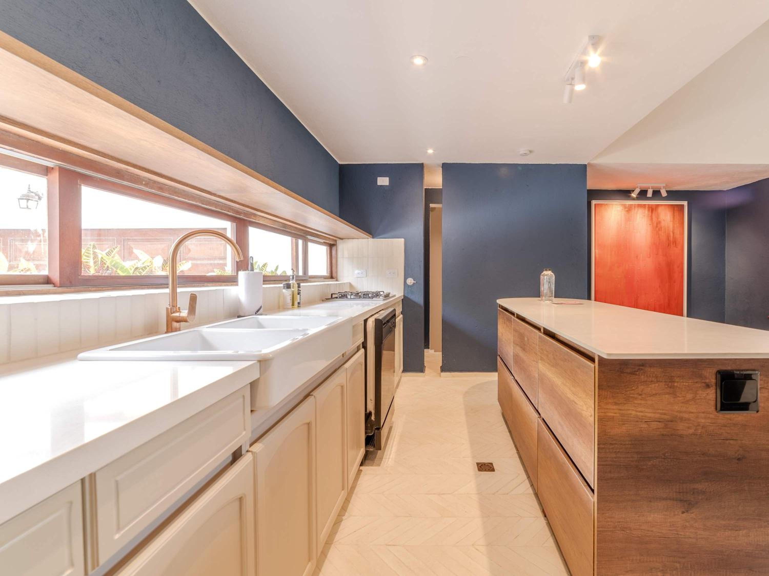 Incredible 5BR House with Jacuzzi in El Poblado